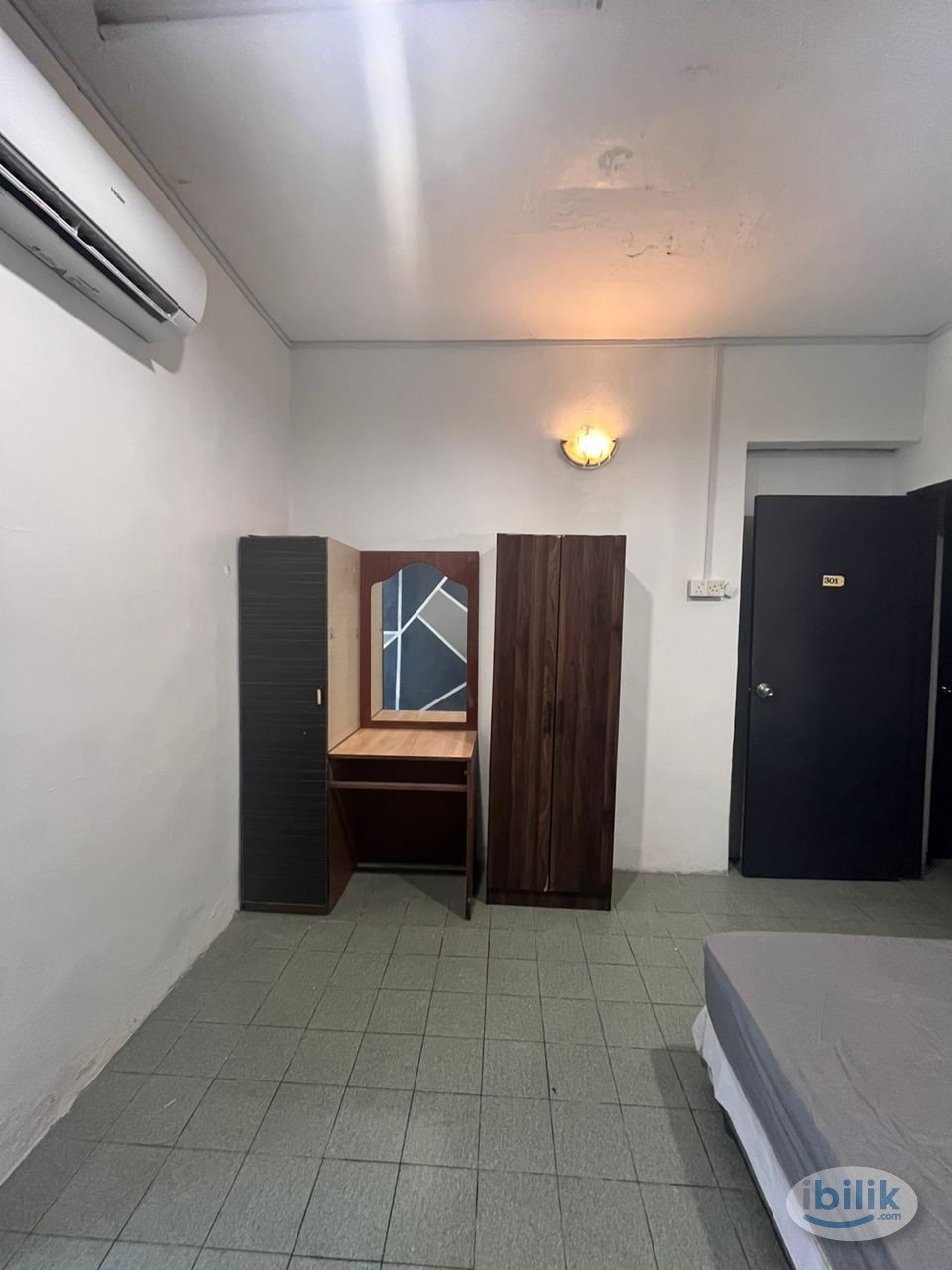 🚉 Near JB Sentral,  convenience for commuters! 🏙️🍴 Perfect stay with WiFi, no deposit & full privacy! 🔐🔥 - Image 4