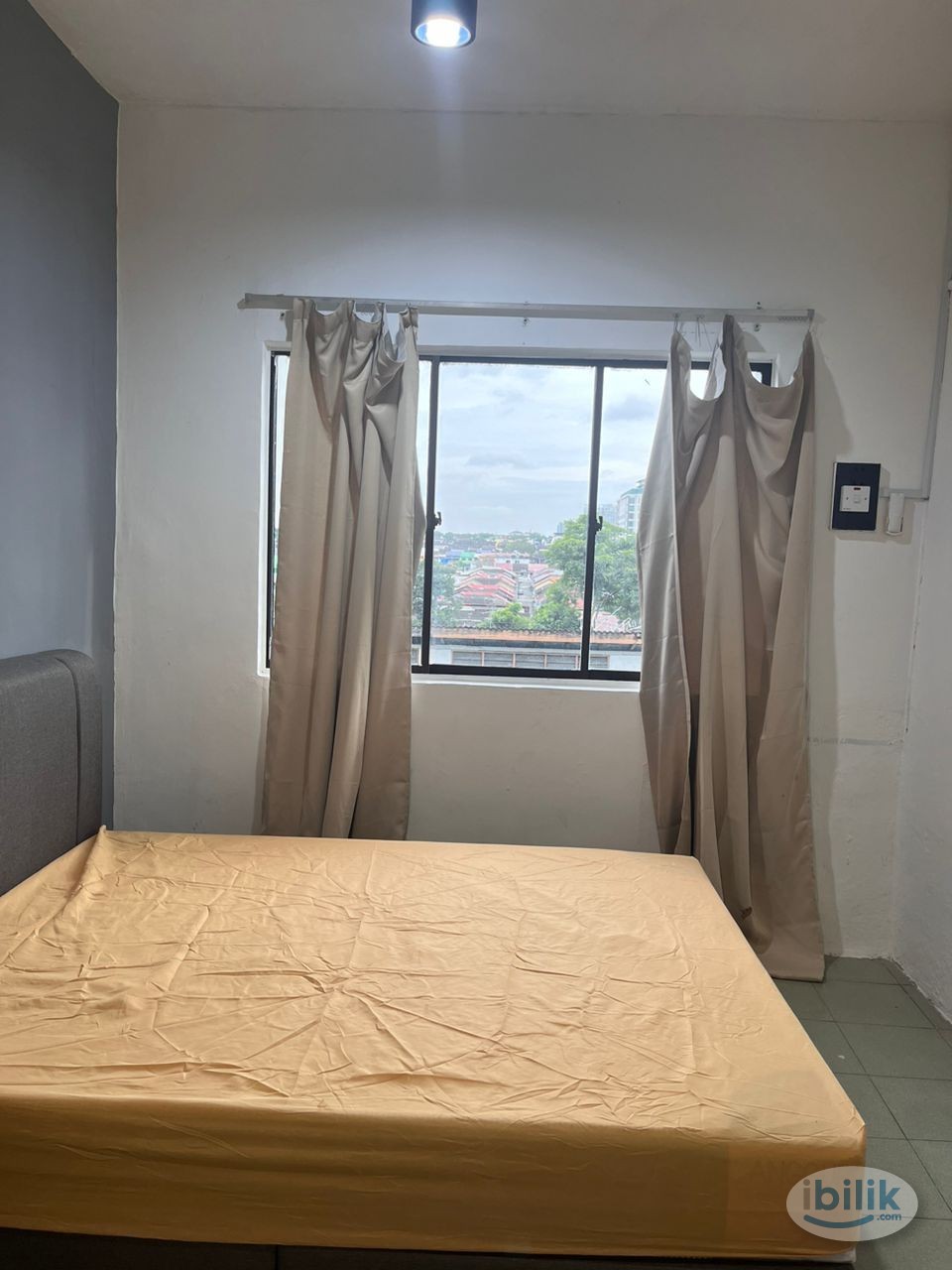 🏢 Minutes to CIQ, Midvalley & KSL! 🛍️🍔 Chic room, private bathroom, and superfast WiFi included! ⚡🏡 - Image 2