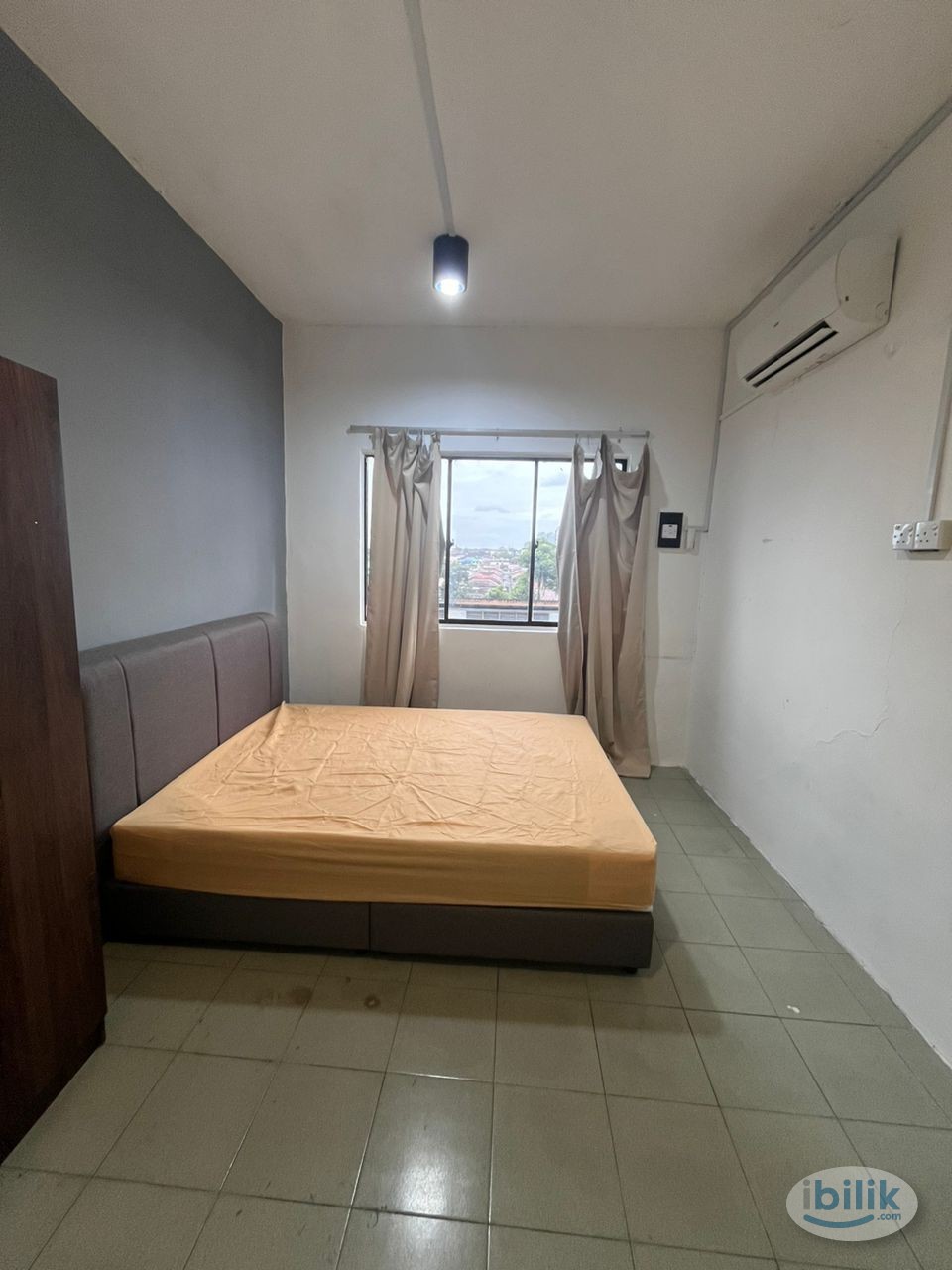 🏢 Minutes to CIQ, Midvalley & KSL! 🛍️🍔 Chic room, private bathroom, and superfast WiFi included! ⚡🏡 - Image 4