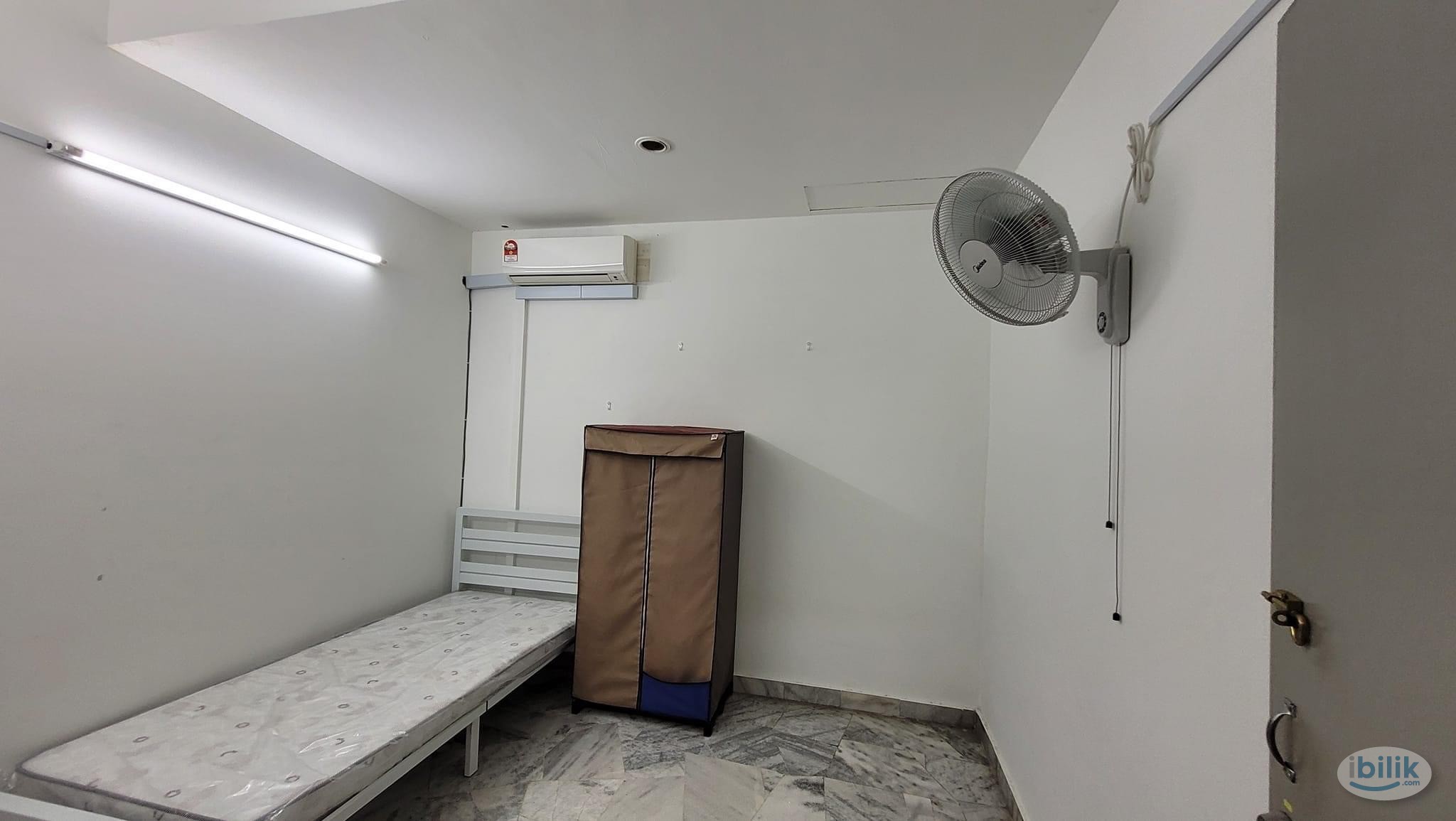 room @ 💁🏻‍♂️taman wawasan, puchong, zero deposit, wifi fully funished - Image 1