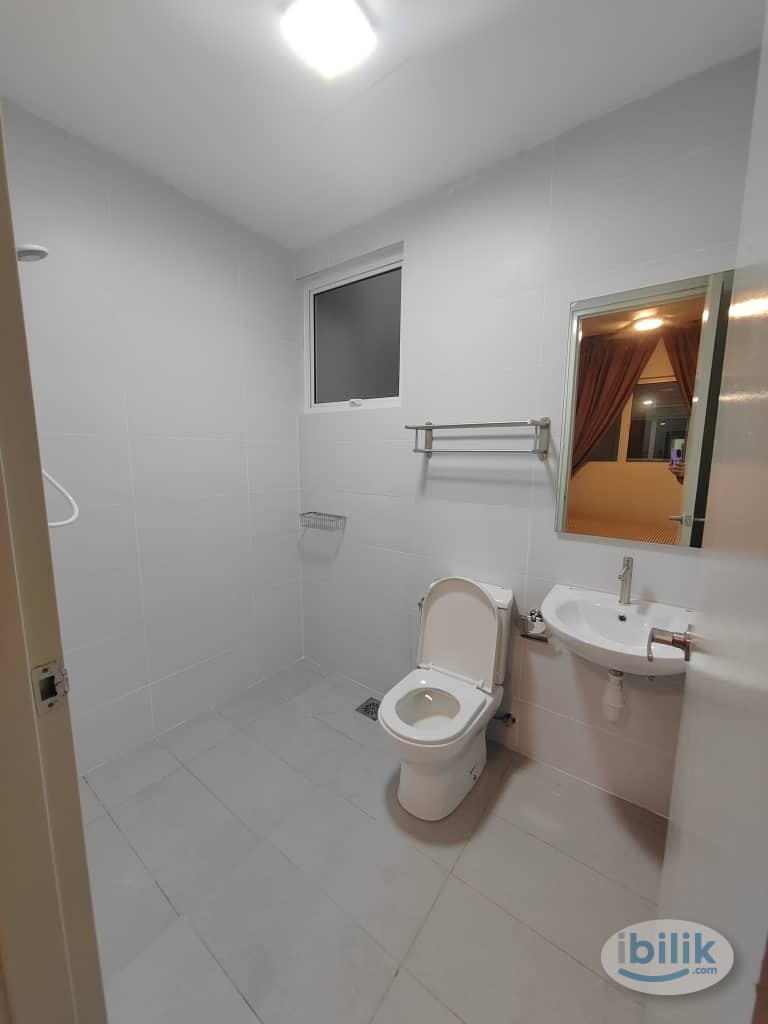 Master Room at Nadayu 801 @ Subang Murni, Shah Alam - Image 5