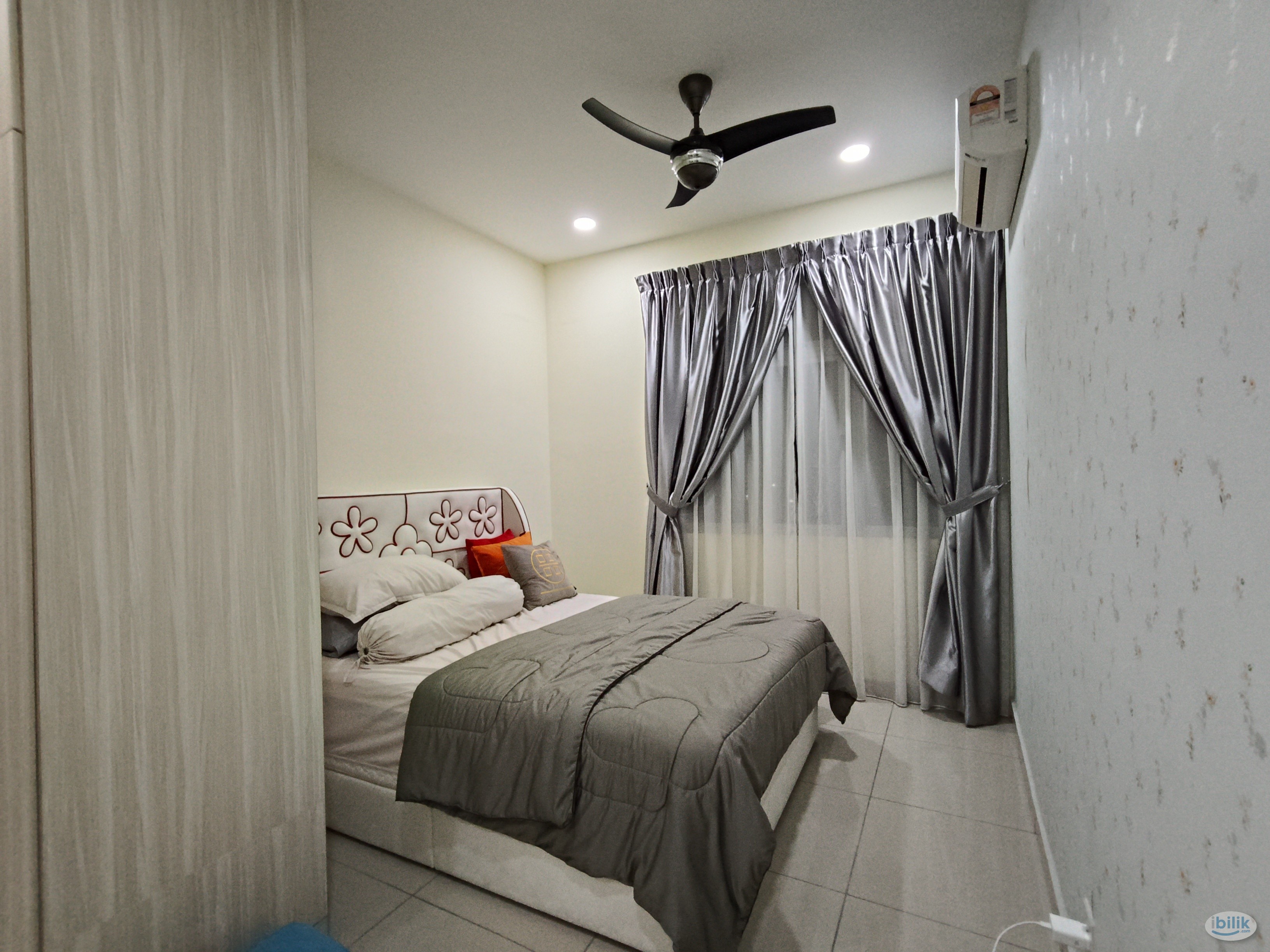 Master Room at Meridin Bayvue, Masai (for 3 months) - Image 1
