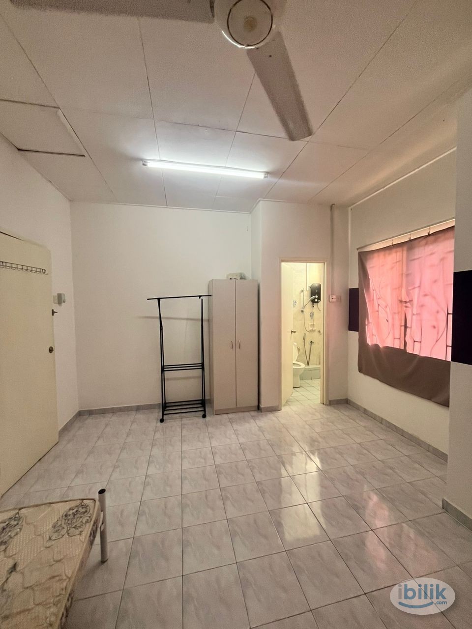 🙋‍♀️FEMALE UNIT🙋‍♀️SETIA ALAM MASTER ROOM WITH PRIVATE BATHROOM FOR RENT ✨✨NEAR TO SETIA CITY MALL ,FOOD STALL , NSK ,LO - Image 2
