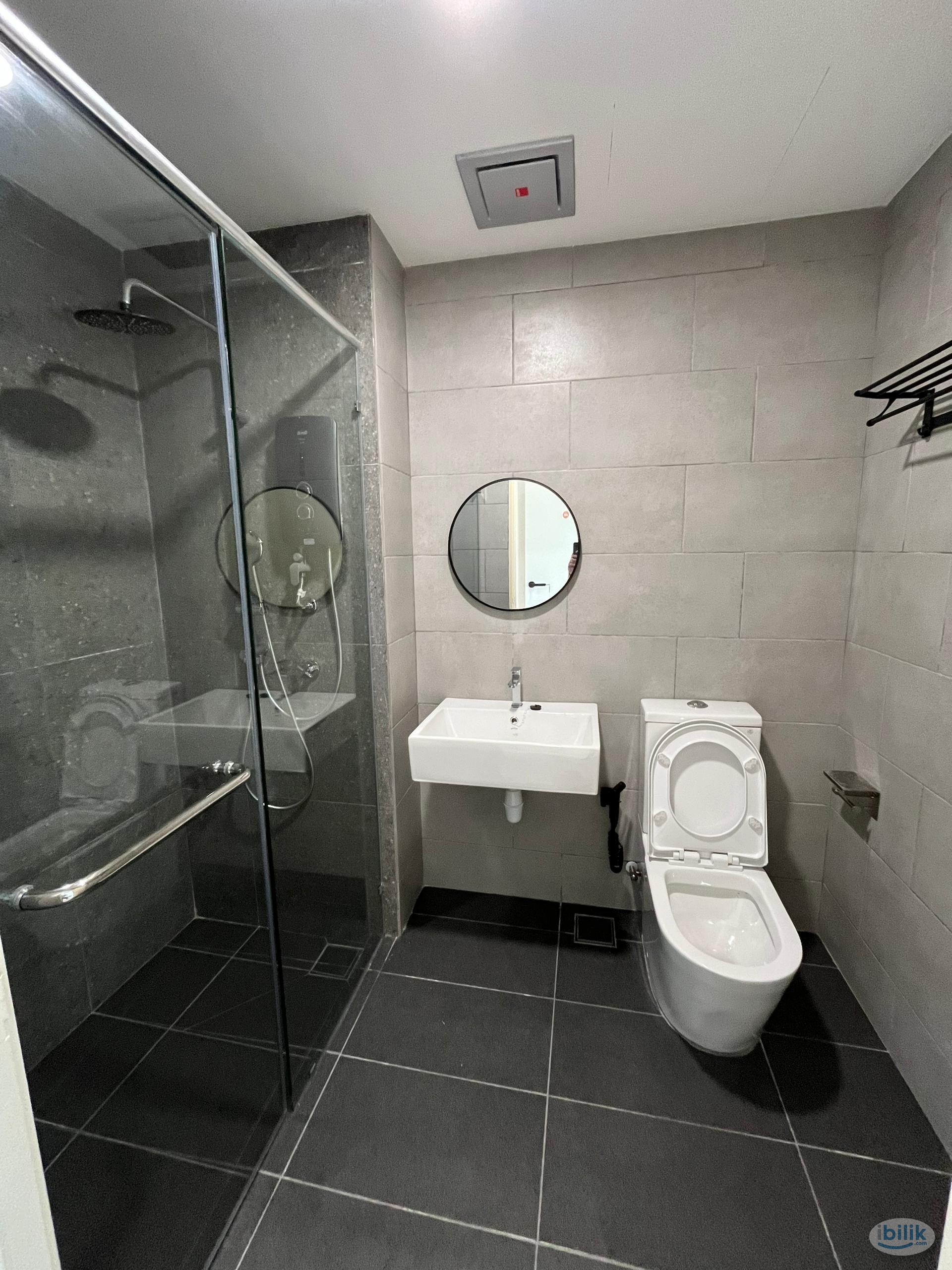 No Deposit - direct to TRX MALL‼️Fully Furnished Master Room Near MRT PUTRA PERMAI - Image 3