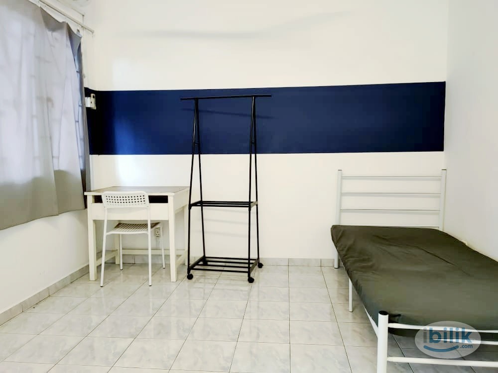 Nearby Bandar Bukti RajaMaster Room at Bandar Bukit Raja, Klang - Image 1