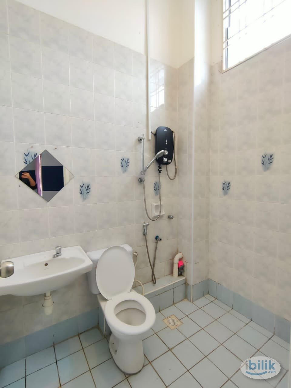 Master Room at Setia Impian, Setia Alam - Image 4