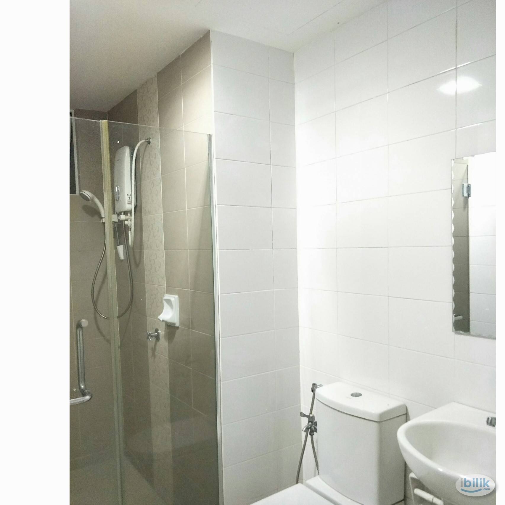 Master Room at The Zest, Bandar Kinrara - Image 2