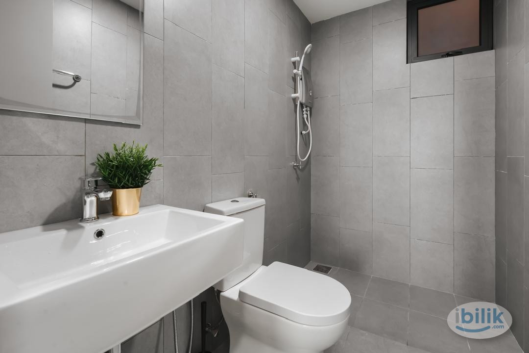 Fully furnished, near TRX, good facility, utility included - Image 4