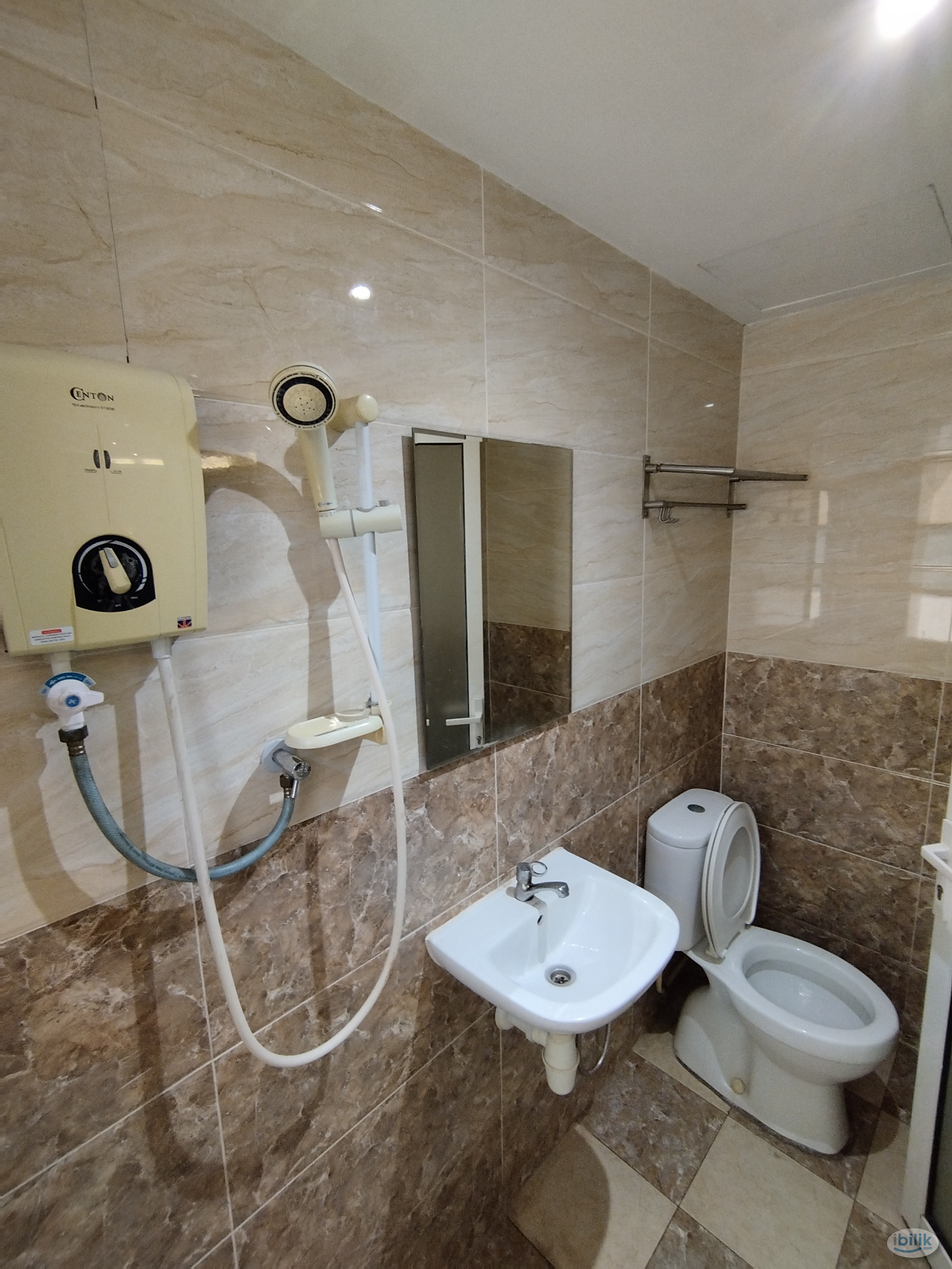 Master Room at Sunway Mentari, Bandar Sunway - Image 2