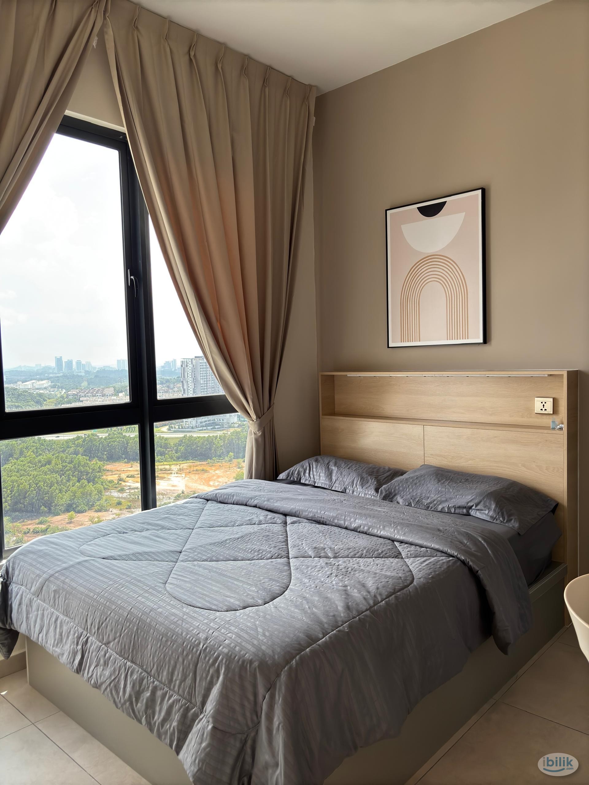 🌟New Supreme Middle Room with Top Amenities in Seri Kembangan🌟 - Image 1