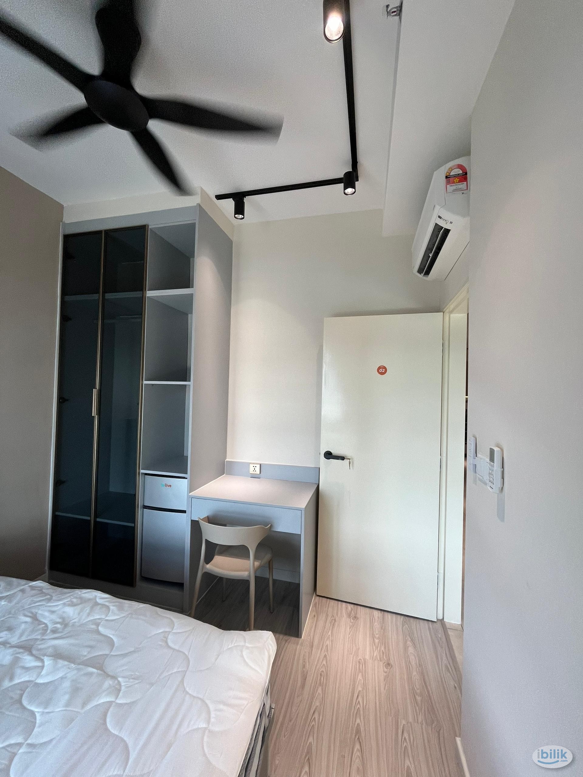 💯ZERO DEPO + New Middle Room with Top Amenities in Seri Kembangan💯 - Image 2