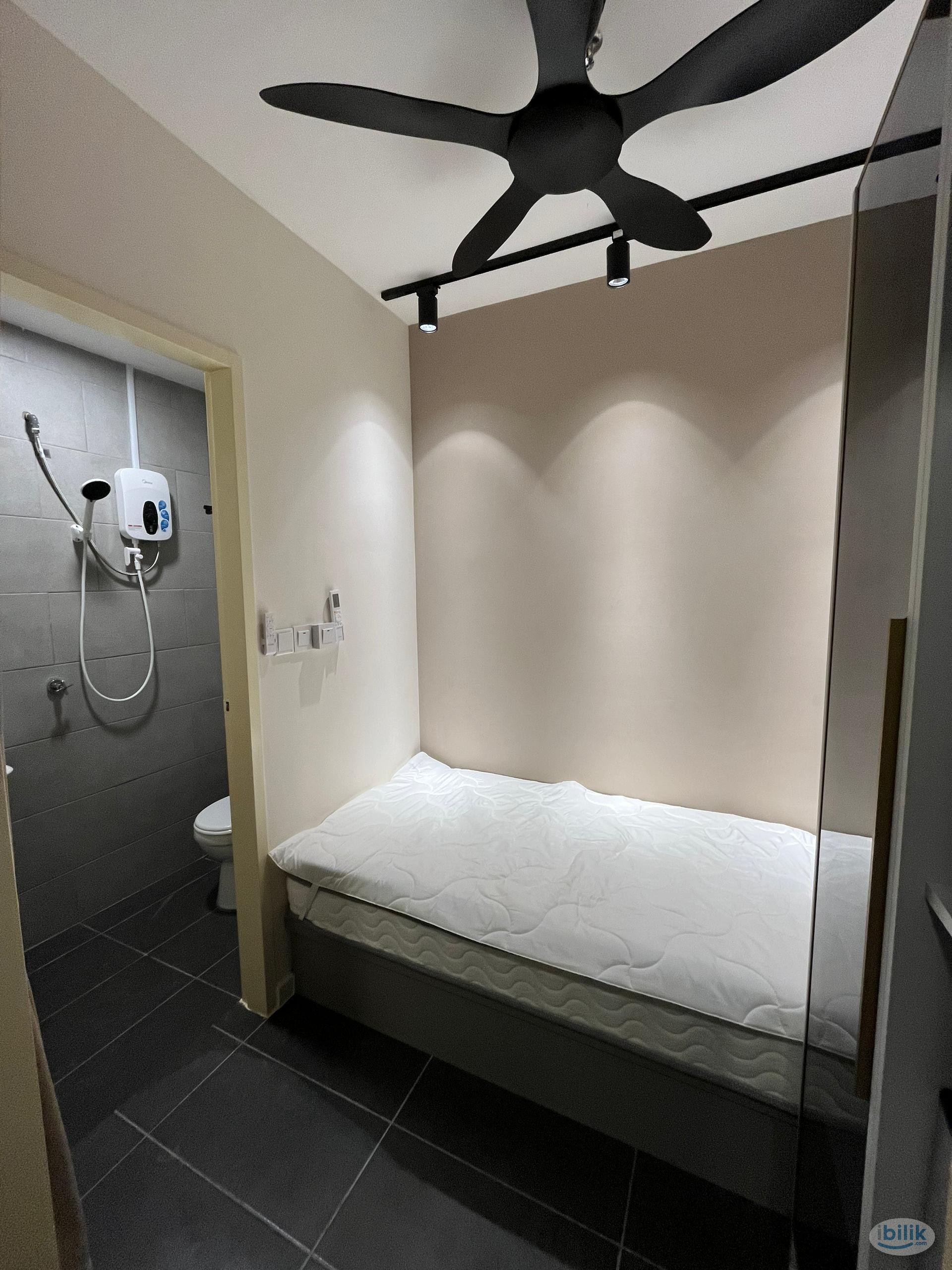 Fully Furnished SINGLE PRIVATE Room 😍 Near MRT Putra Permai –Seri Kembangan - Image 3