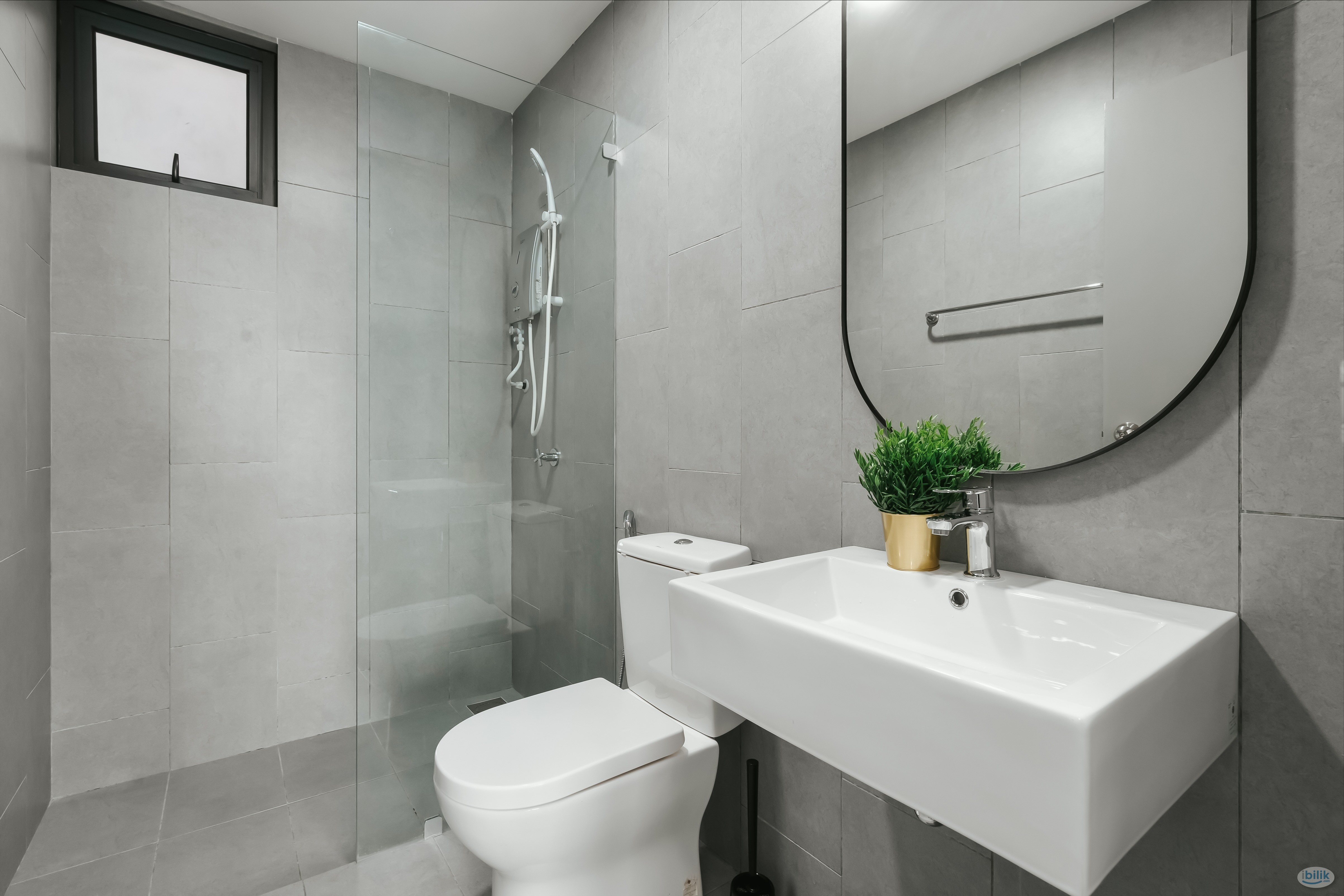 Master Room at M Vertica KL City Residences, Cheras - Image 4