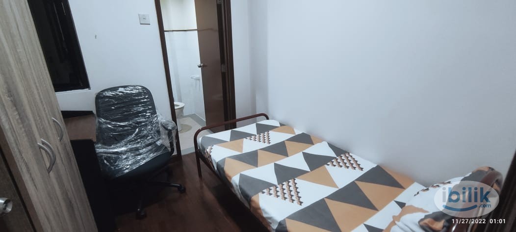 [Female+Deposit Req] Bistari Small Master Room attached bath, free wifi - Image 1