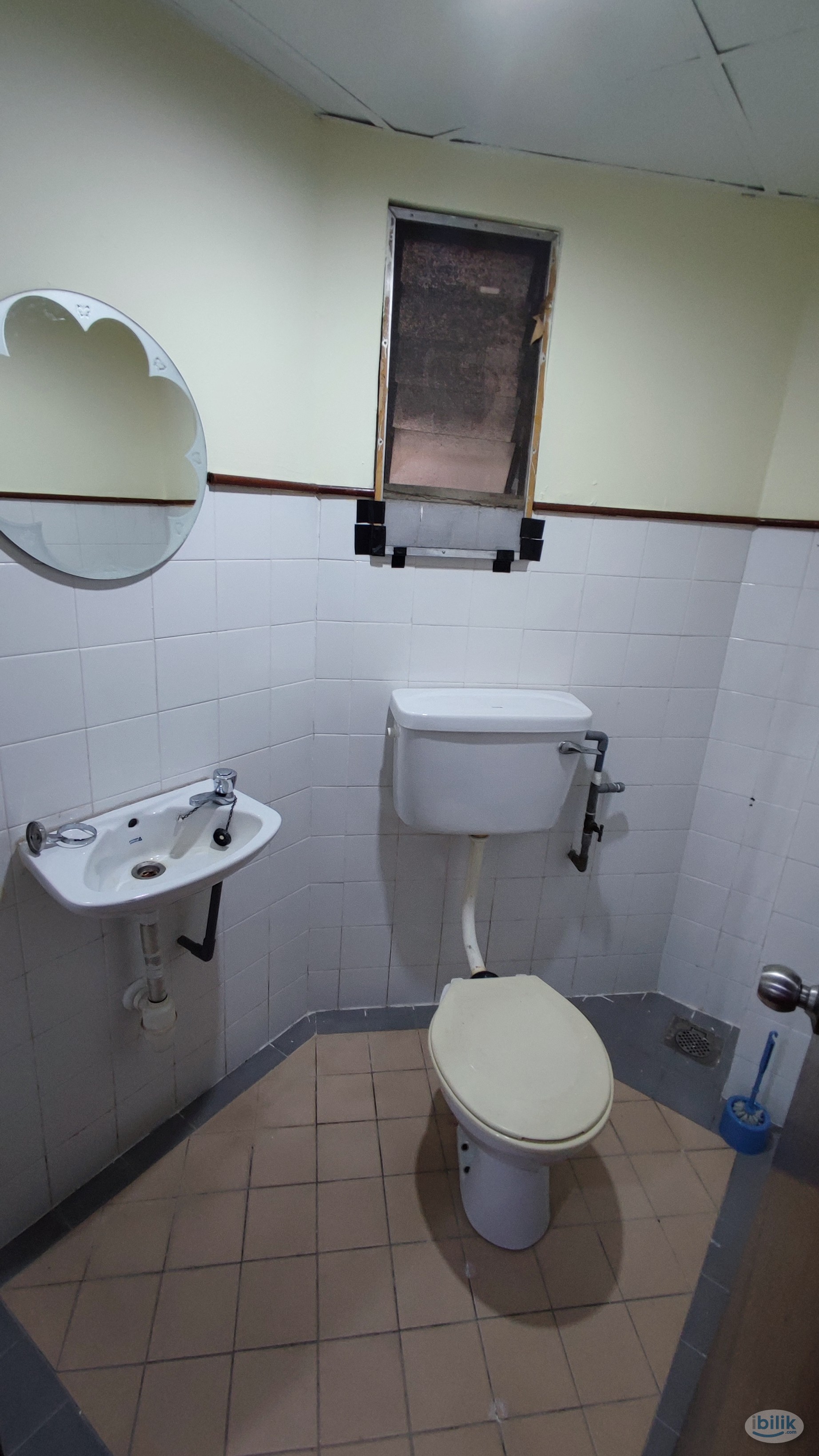 [Female+Deposit Req] Bistari Small Master Room attached bath, free wifi - Image 3