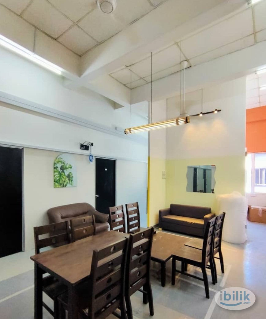 LOW BUDGET Room at Nuevo Hostel Shah Alam 🤯 Free Speedy WiFi ⚡️ Move-In Immediately - Image 3