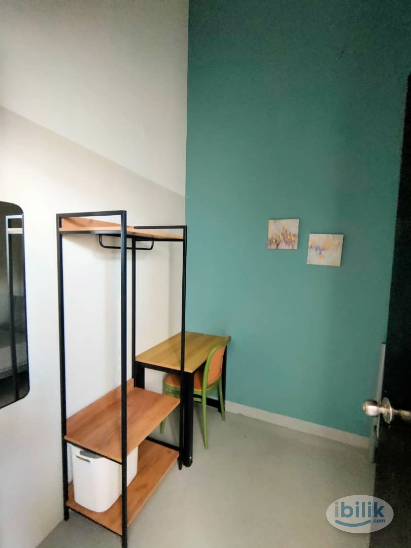 BUDGET-FRIENDLY with AIRCOND at Nuevo Hostel Shah Alam 🤩 Free WiFi 💥 Move-In Immediately - Image 2