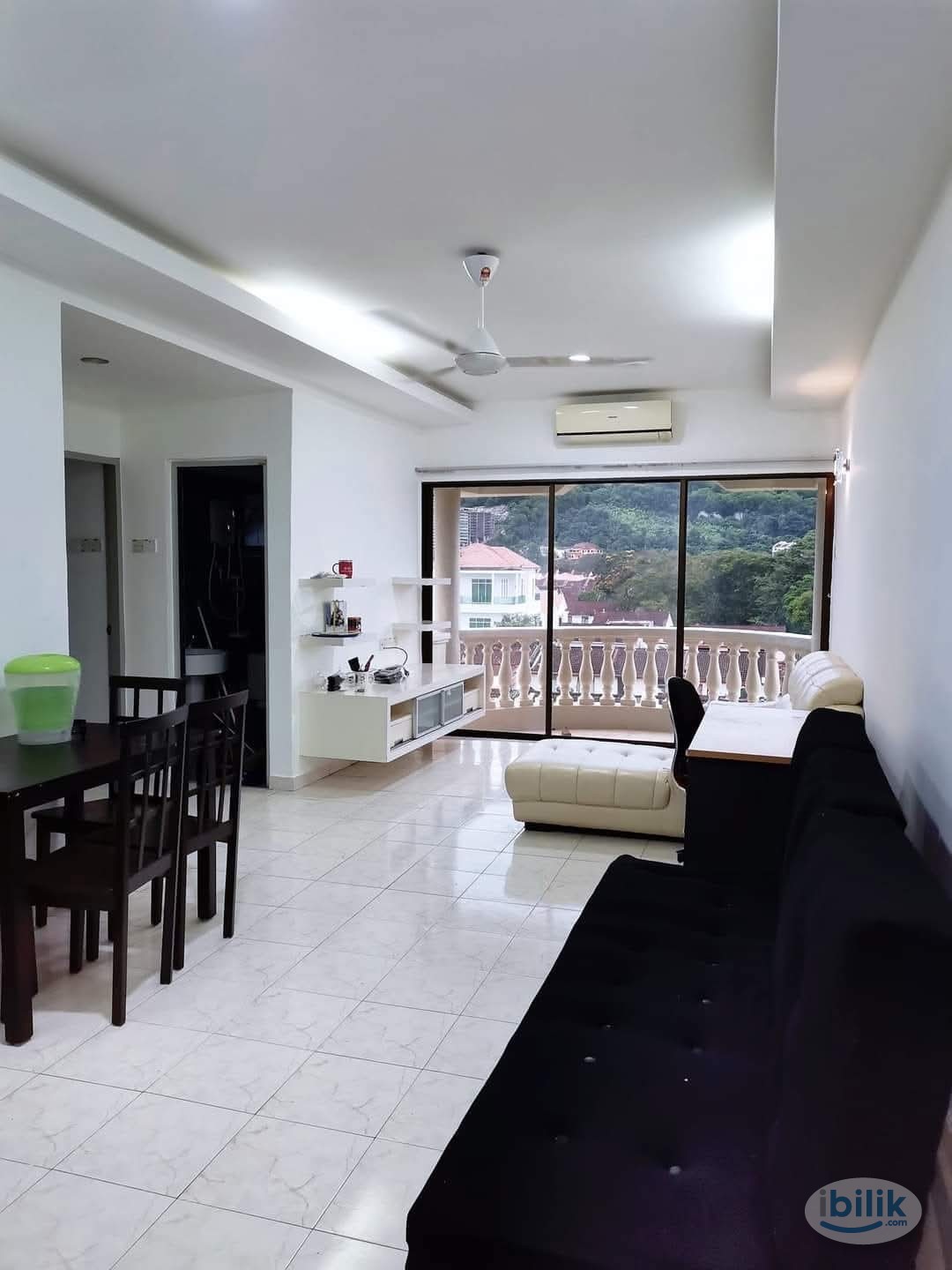 Middle Room at Sungai Ara, Penang - Image 1