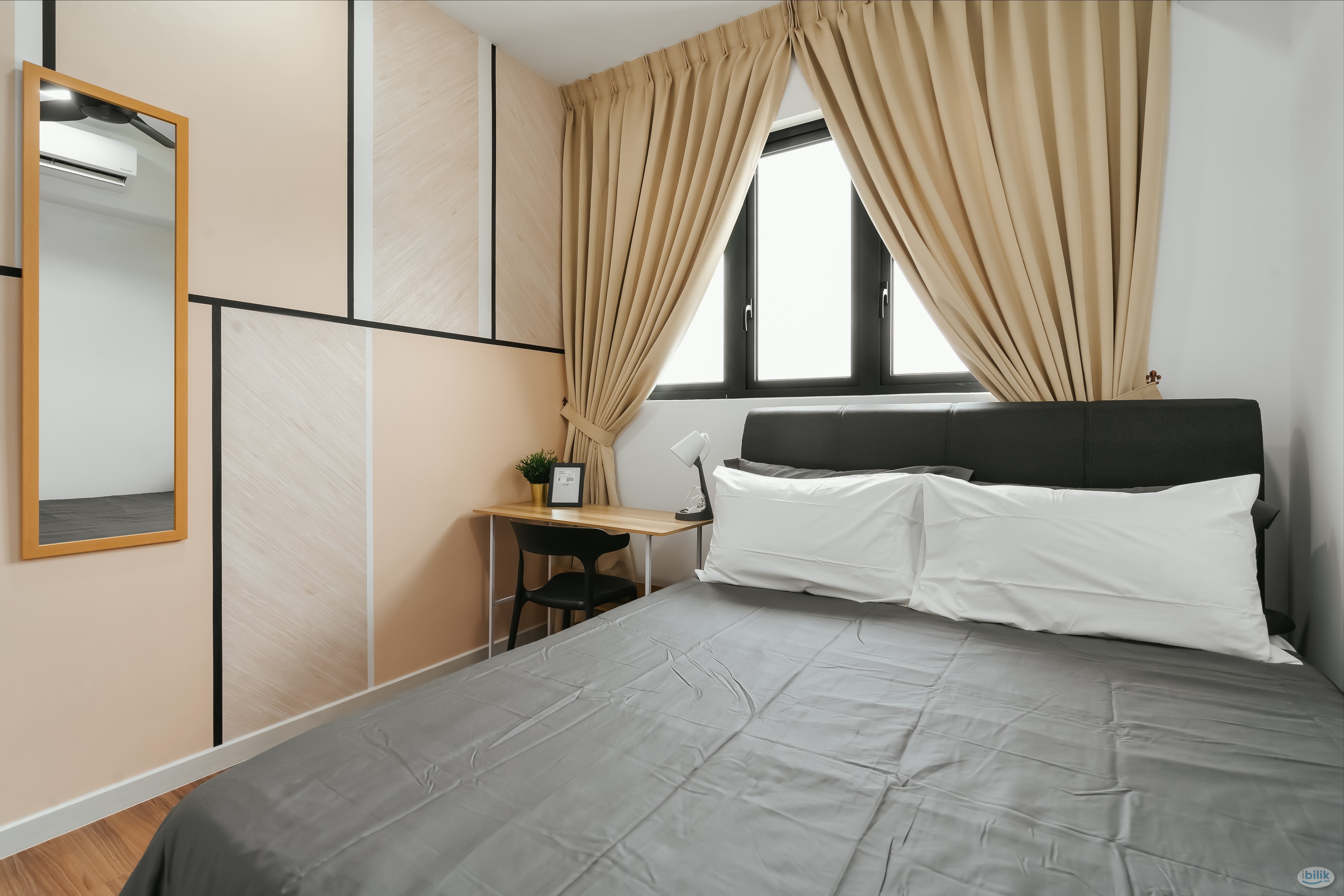 Middle Room at M Vertica KL City Residences, Cheras - Image 1