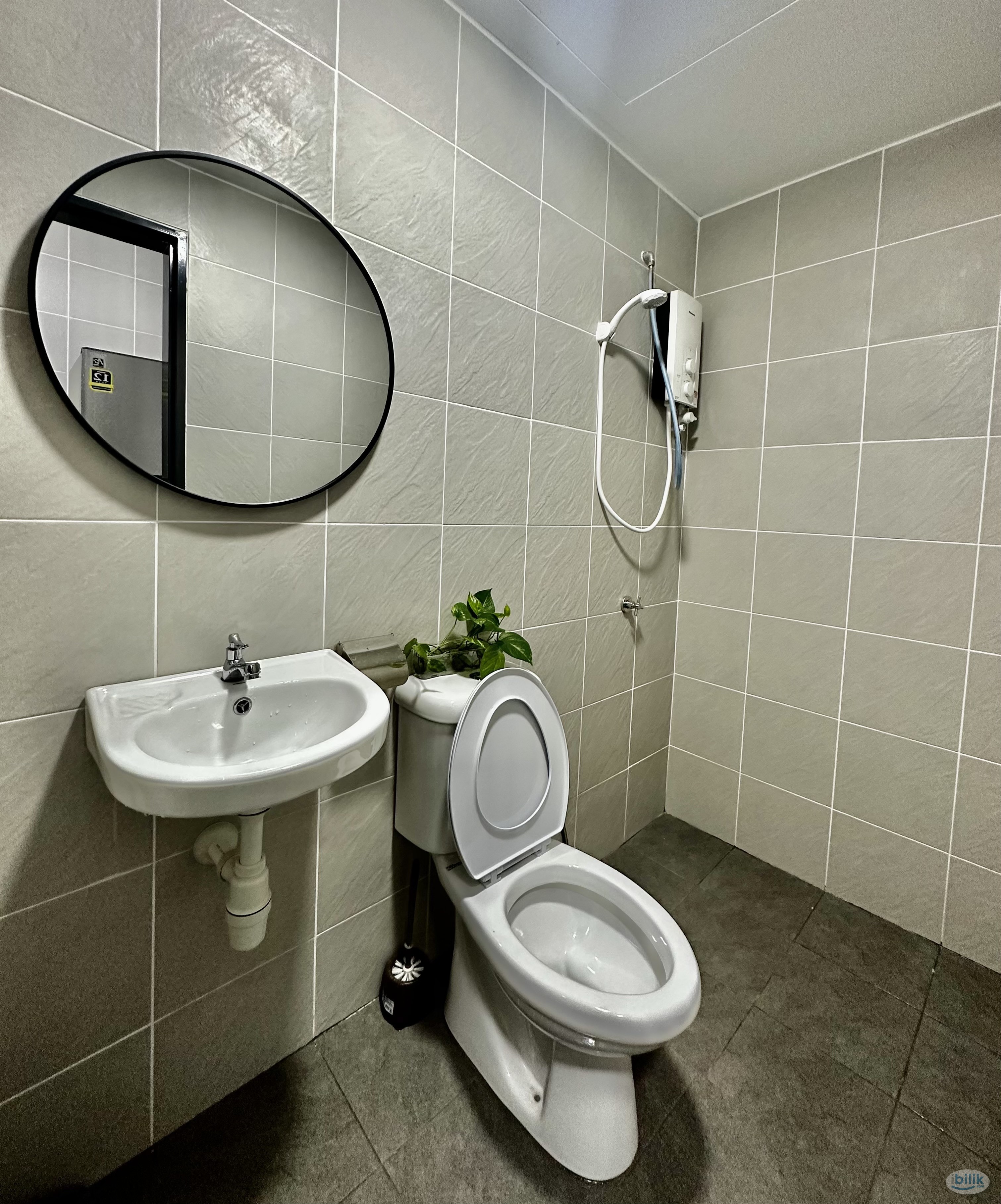 Female Single Room, Residensi Metro, Kepong, Premium Co-Living - Image 2