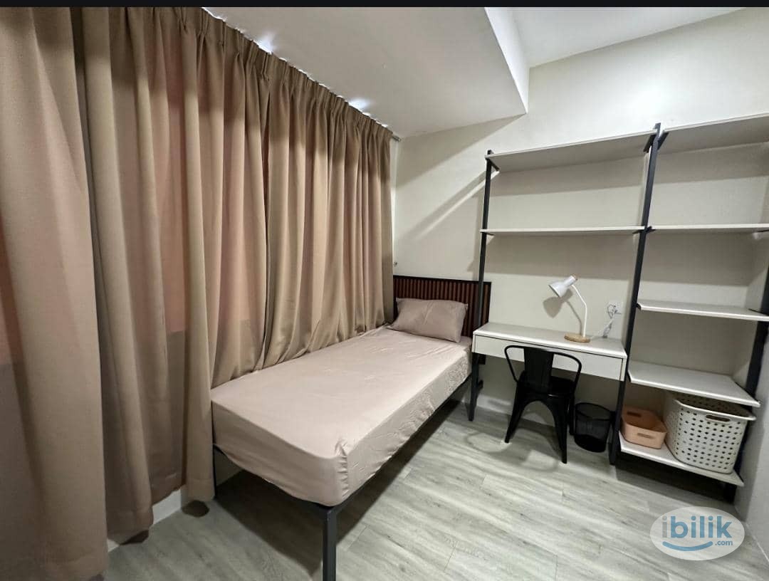 JL Co-Living Room at USJ 21, UEP Subang Jaya Walk To USJ 21 LRT Station - Image 1