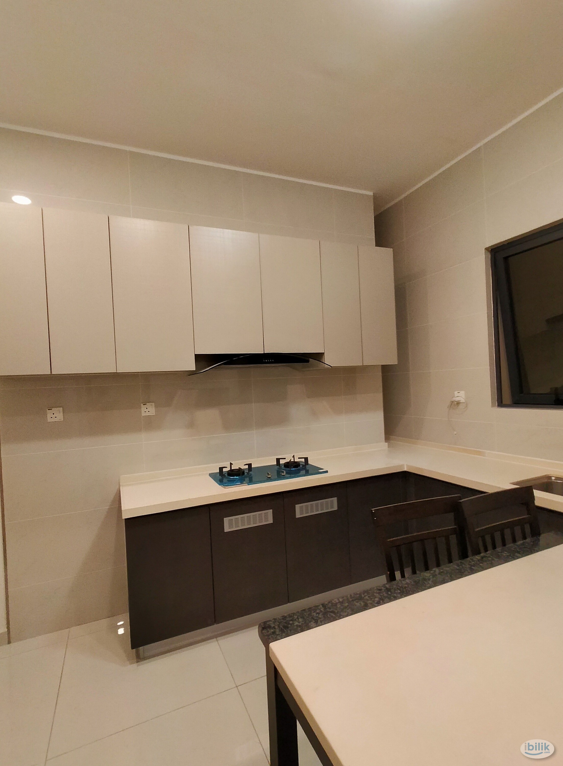 Big Balcony Room (sea view) near CIQ - country garden danga bay - Image 5