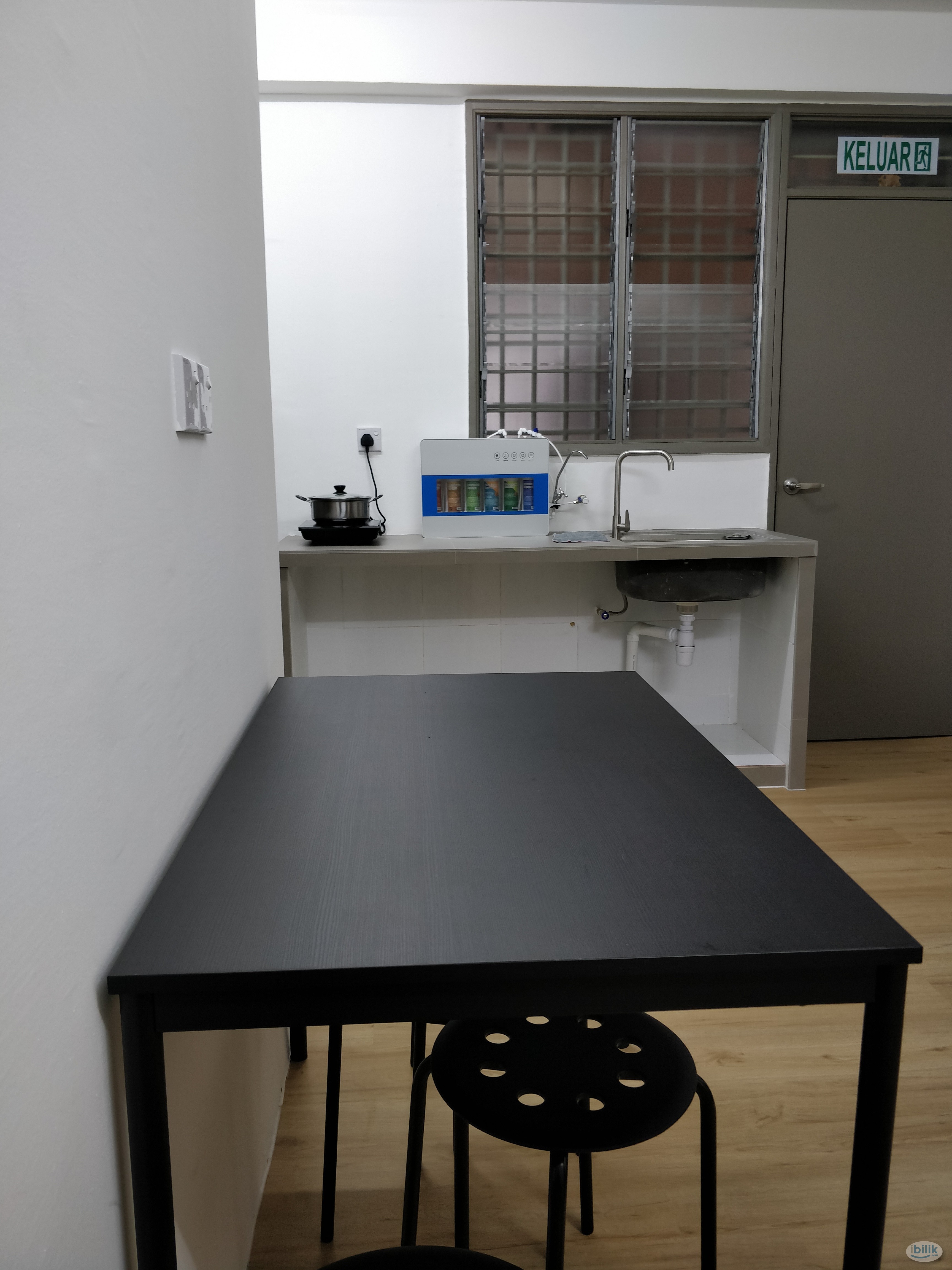 Single Room at Sri Saujana Apartment, Georgetown - Image 3