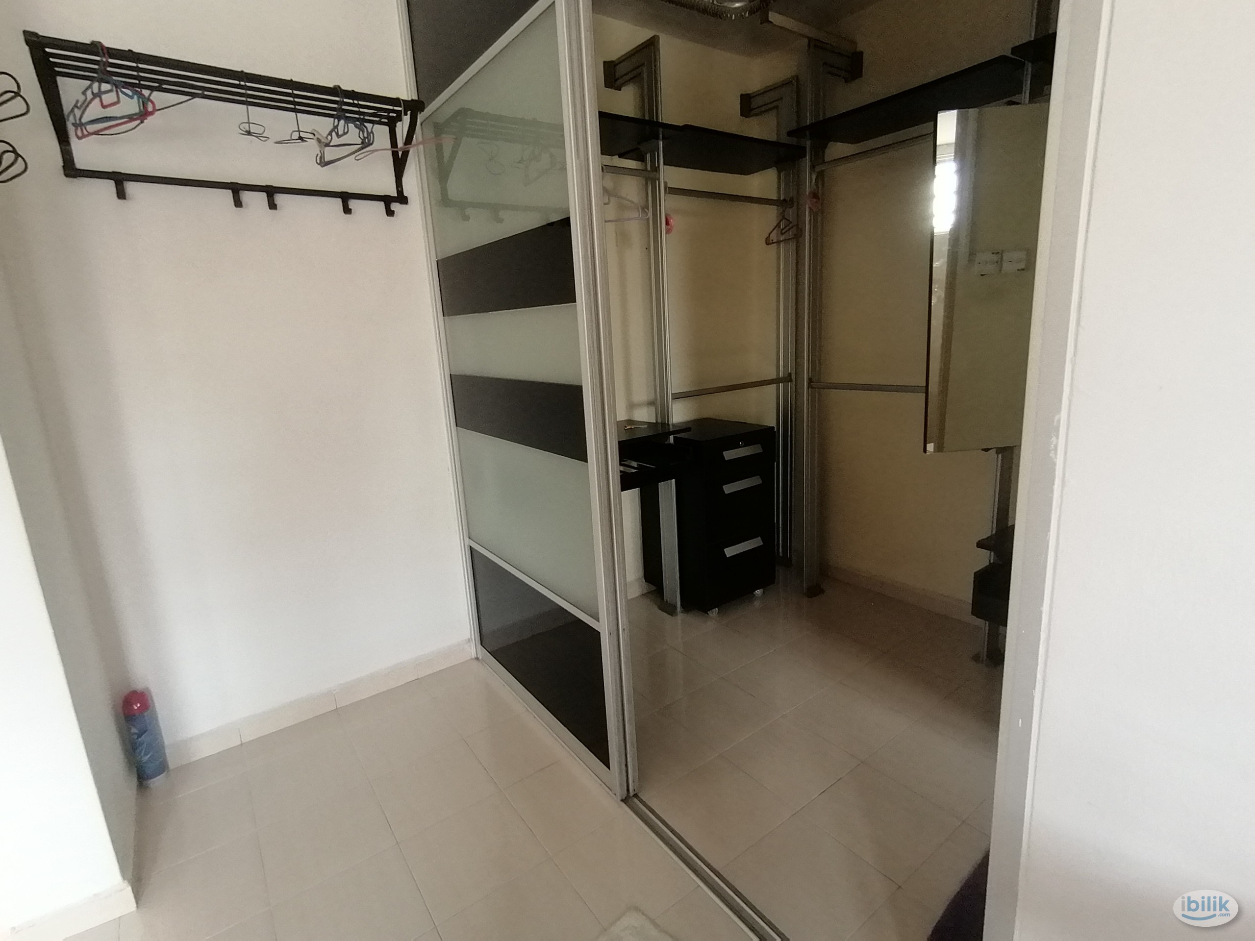 Master bedroom for rent - Image 2
