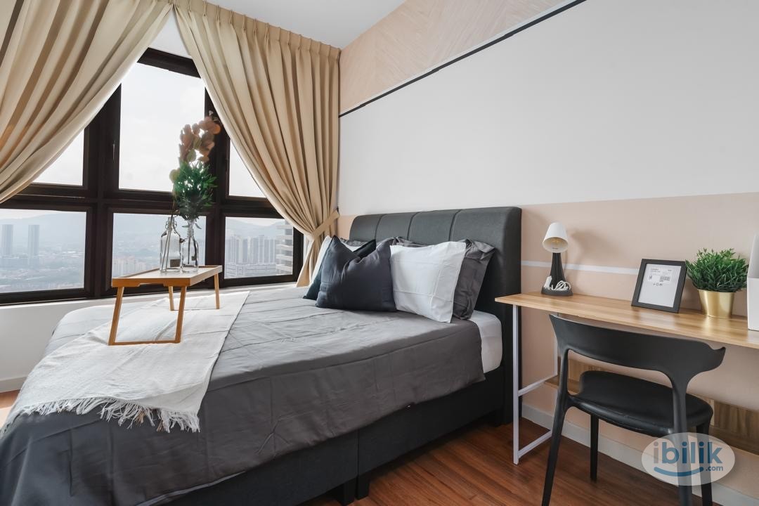 Female unit, fully furnished, attach bathroom, near MRT LRT - Image 1