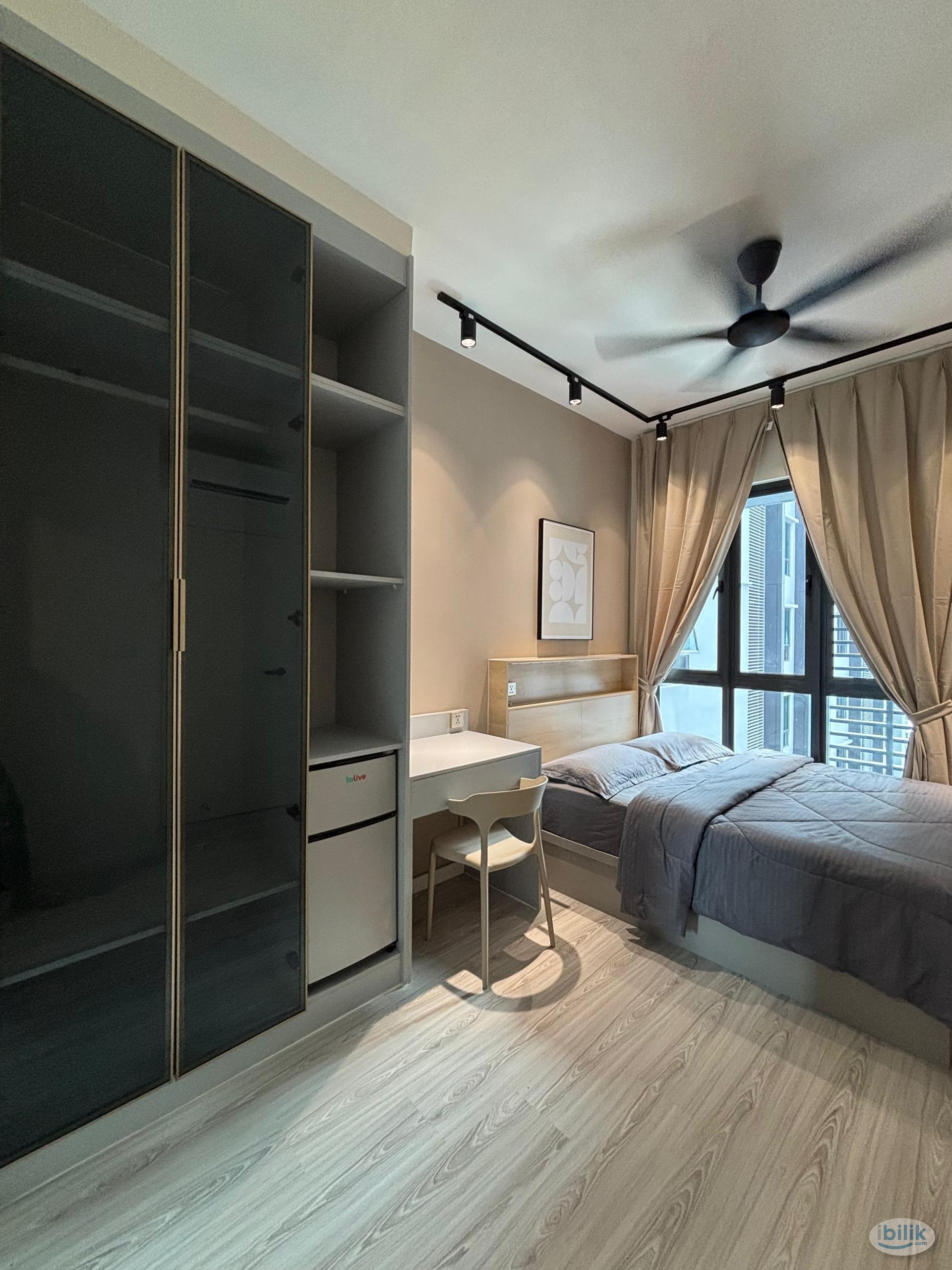 Bilik Sewa Murah 💯 Master Bedroom with Private Bathroom 🚿 at Seri Kembangan - Image 1