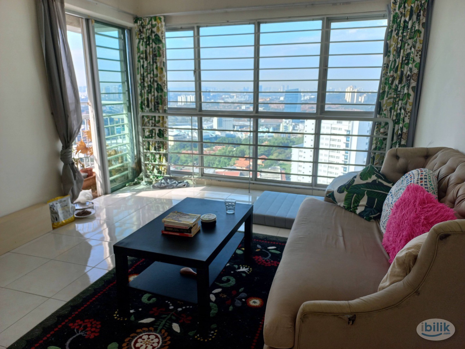 *NO PARTITION* FEMALE ONLY Master Room at Metropolitan Square, Damansara Perdana - Image 1