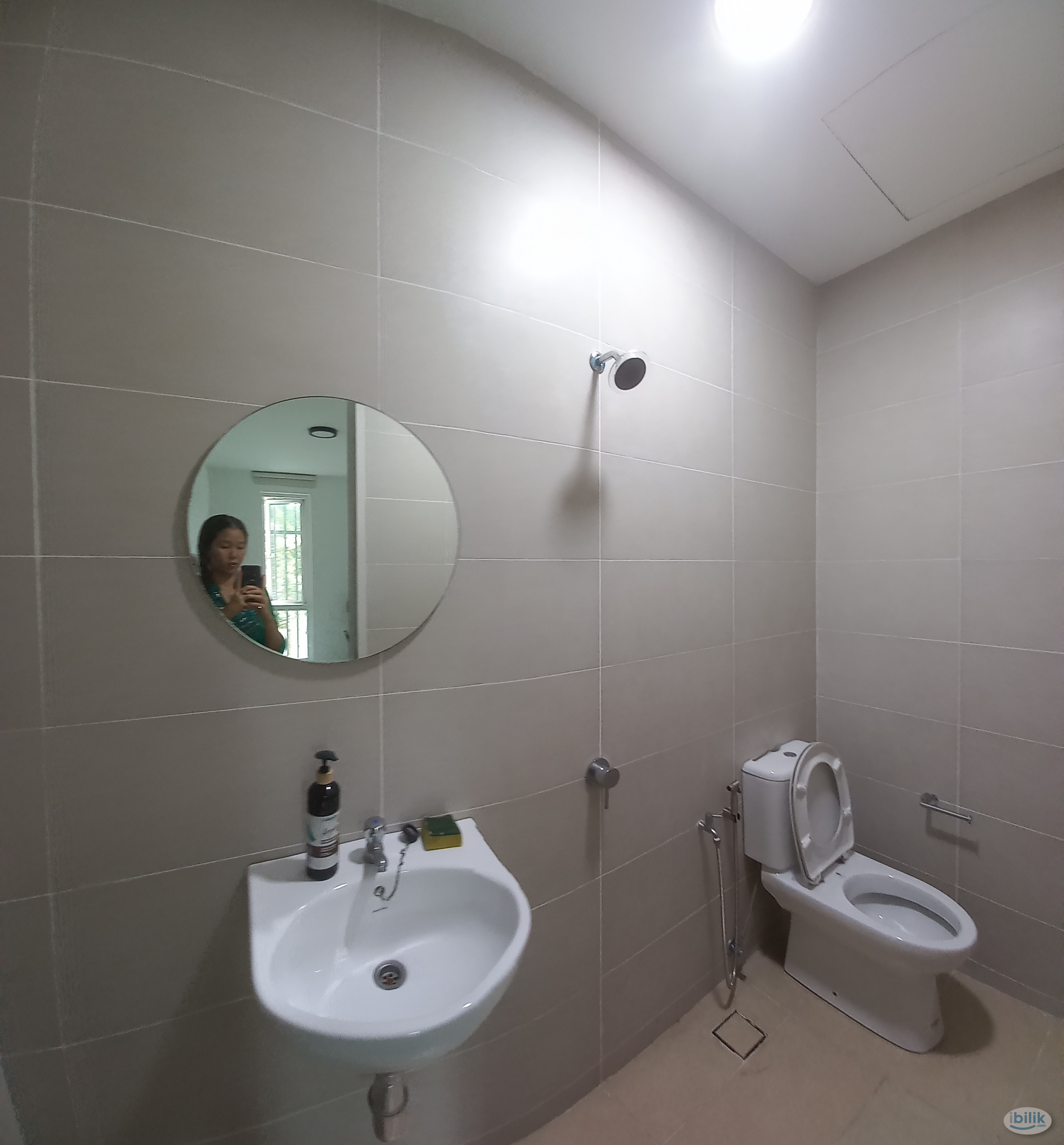 *NO PARTITION* FEMALE ONLY Master Room at Metropolitan Square, Damansara Perdana - Image 3