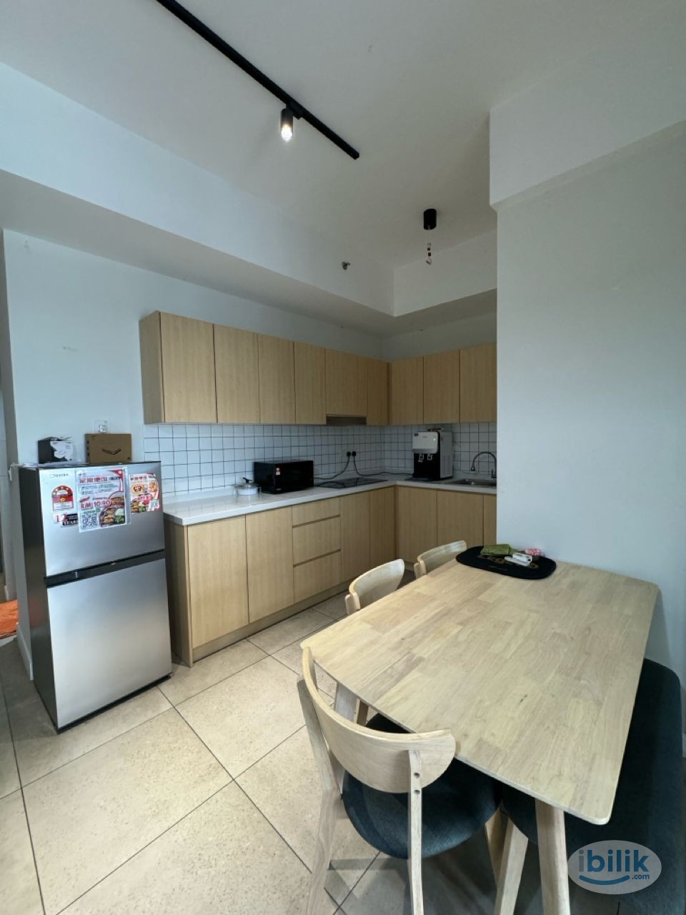 🌷 Middle Room @ Female Unit 🌷 ☺️ Spacious & Comfortable ☺️ 🪑 Fully Furnished 🪑 - Image 2