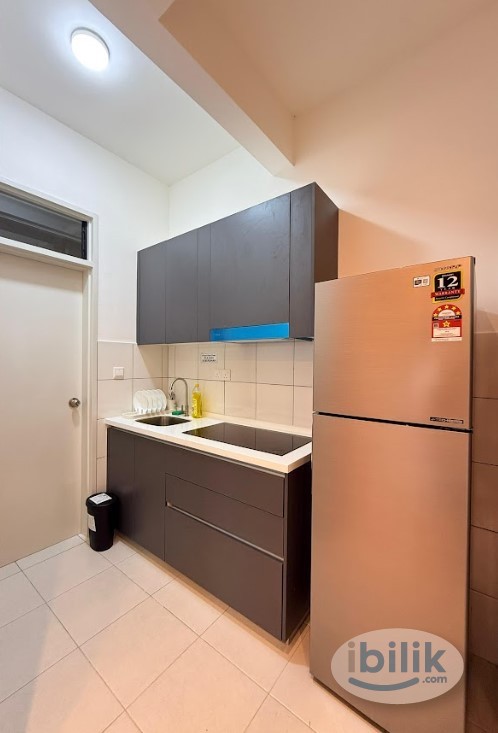 Condominium Akasia Small Room Near LRT Alam Sutera Fully furnish - Image 1