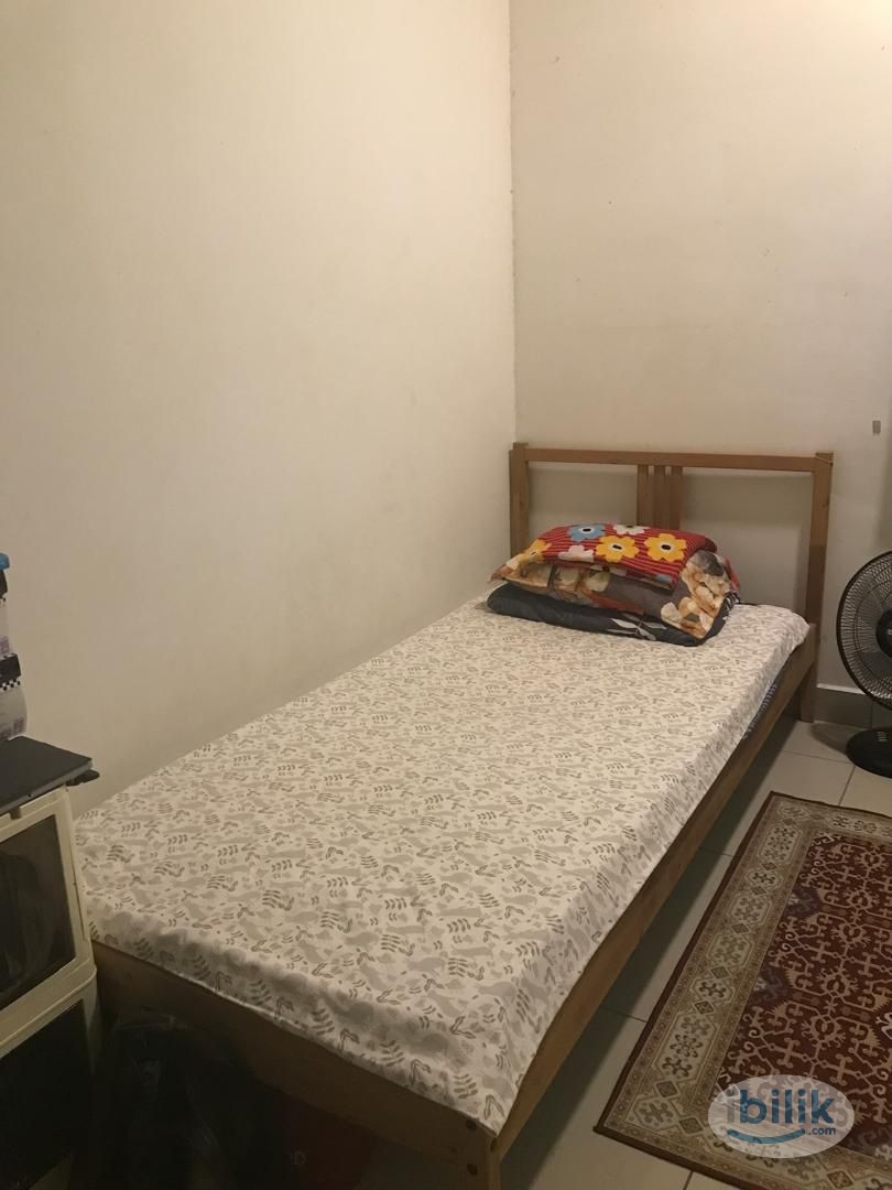 Middle Room at Dwiputra Residences, Putrajaya - Image 5