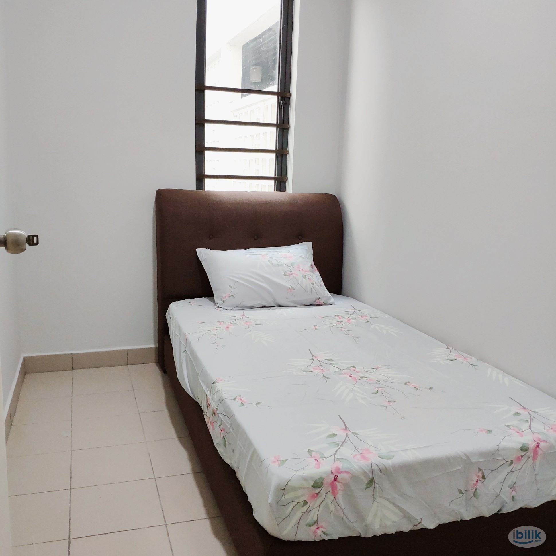 Single Room, Just Fan at Univ360 near Seri Kembangan, UPM, Australian Int'l School, Hosp Serdang, Putrajaya, Cyberja - Image 1