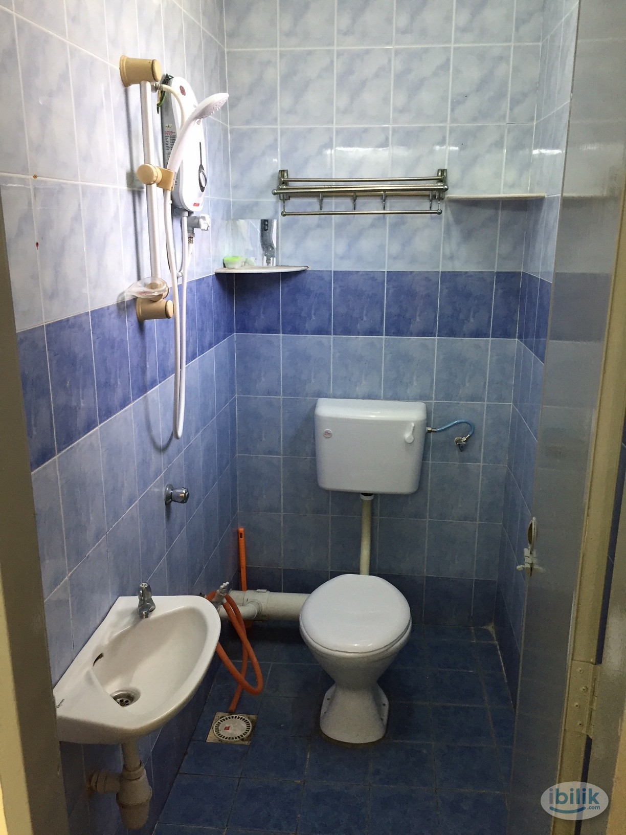 Fully Furnished Master Room at Mentari Court, Bandar Sunway - Image 5