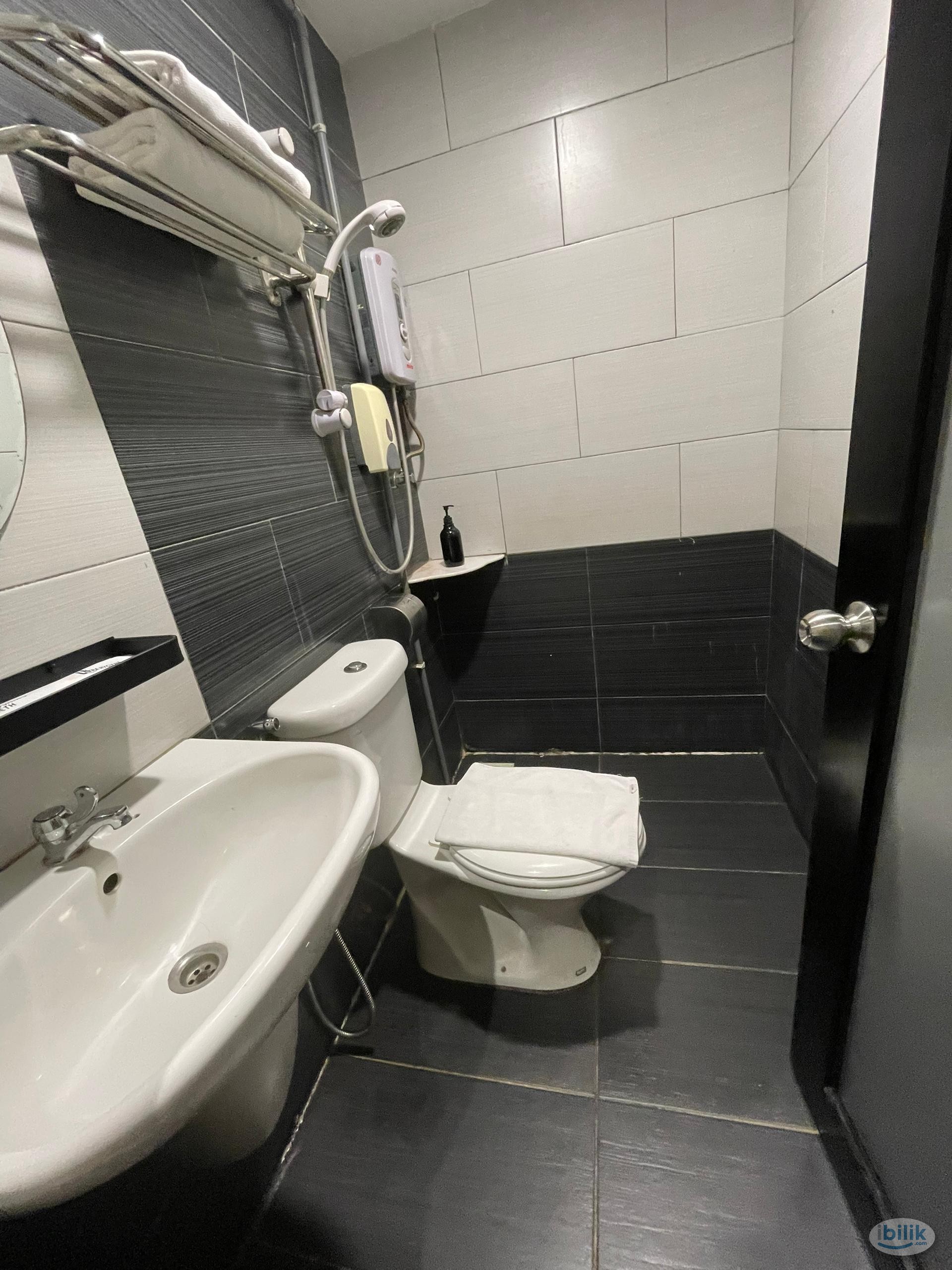 Master Room @ PJS 8 near Sunway Medical Centre, Bandar Sunway, Selangor👻🫠 - Image 2