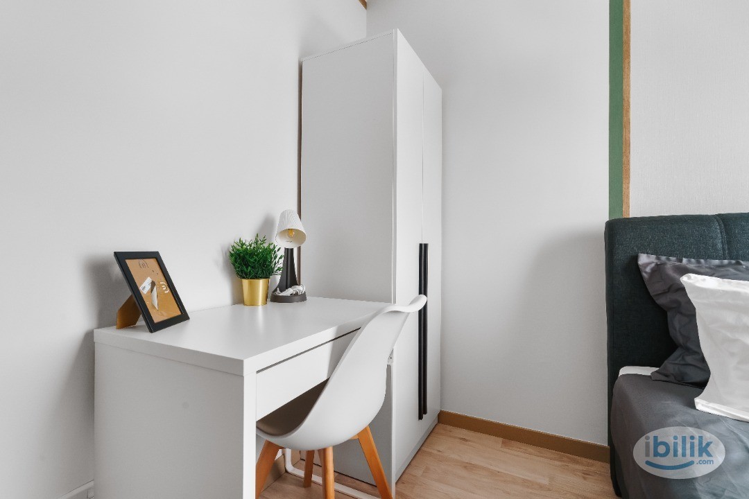 International China Student only ‼️(Small Room D) WIFI AirCond Near MRT BUS at Emporis, Kota Damansara Sungai Buloh Band - Image 2
