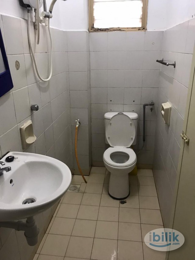 Gallery  Walking Distance to USJ LRT 🚄 Medium Room + Window + Aircond - Image 1