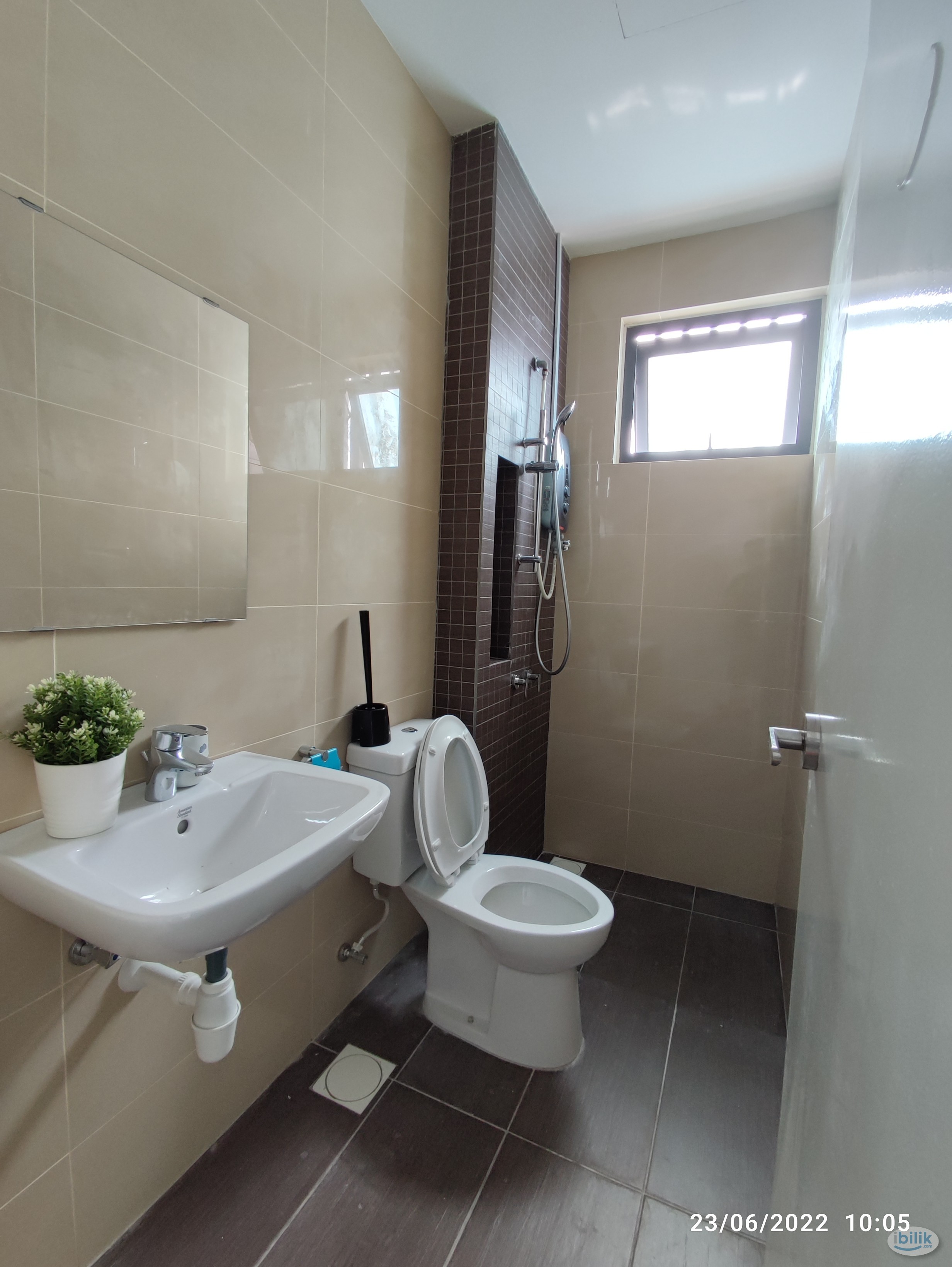 Master Room at Pacific Star, Petaling Jaya - Image 2