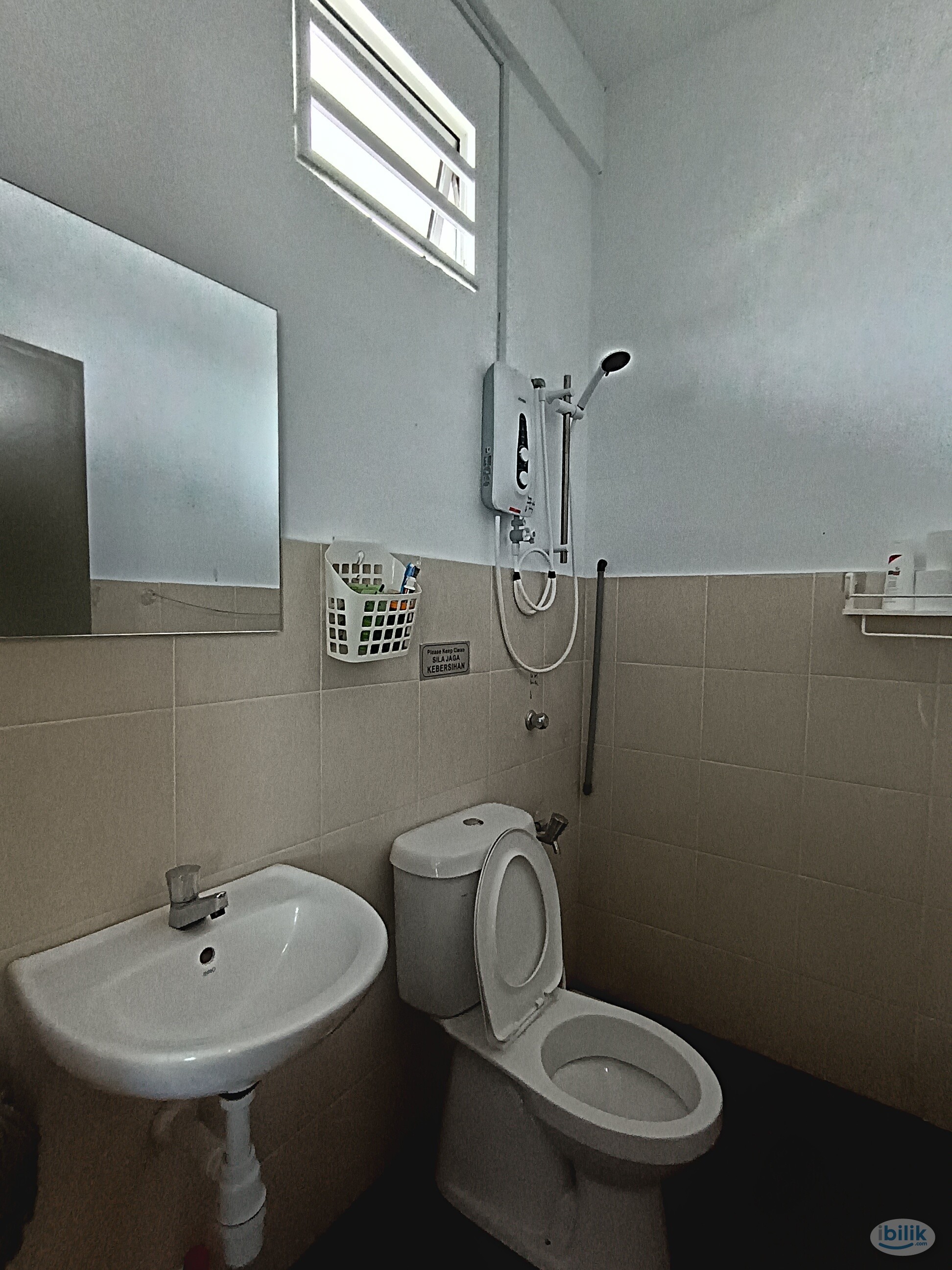 Rawang Single Room Loftbed Next to Golf Club, 2BR, Free WiFi +Parking +Laundry +Kitchen - Image 2