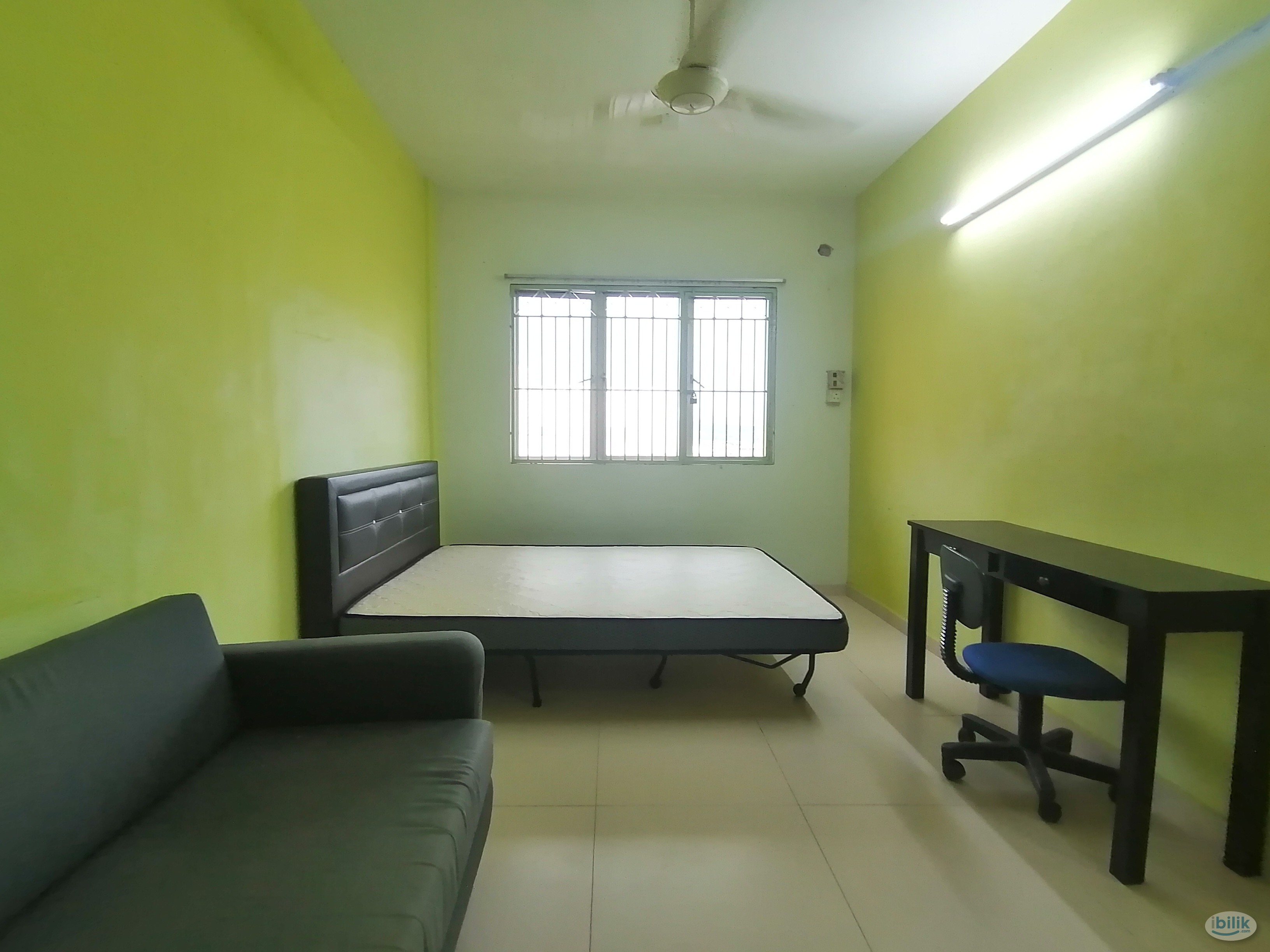 **Female Unit** Master room near LRT Bukit Jalil / IMU / Columbia Asia / TPM - Image 1