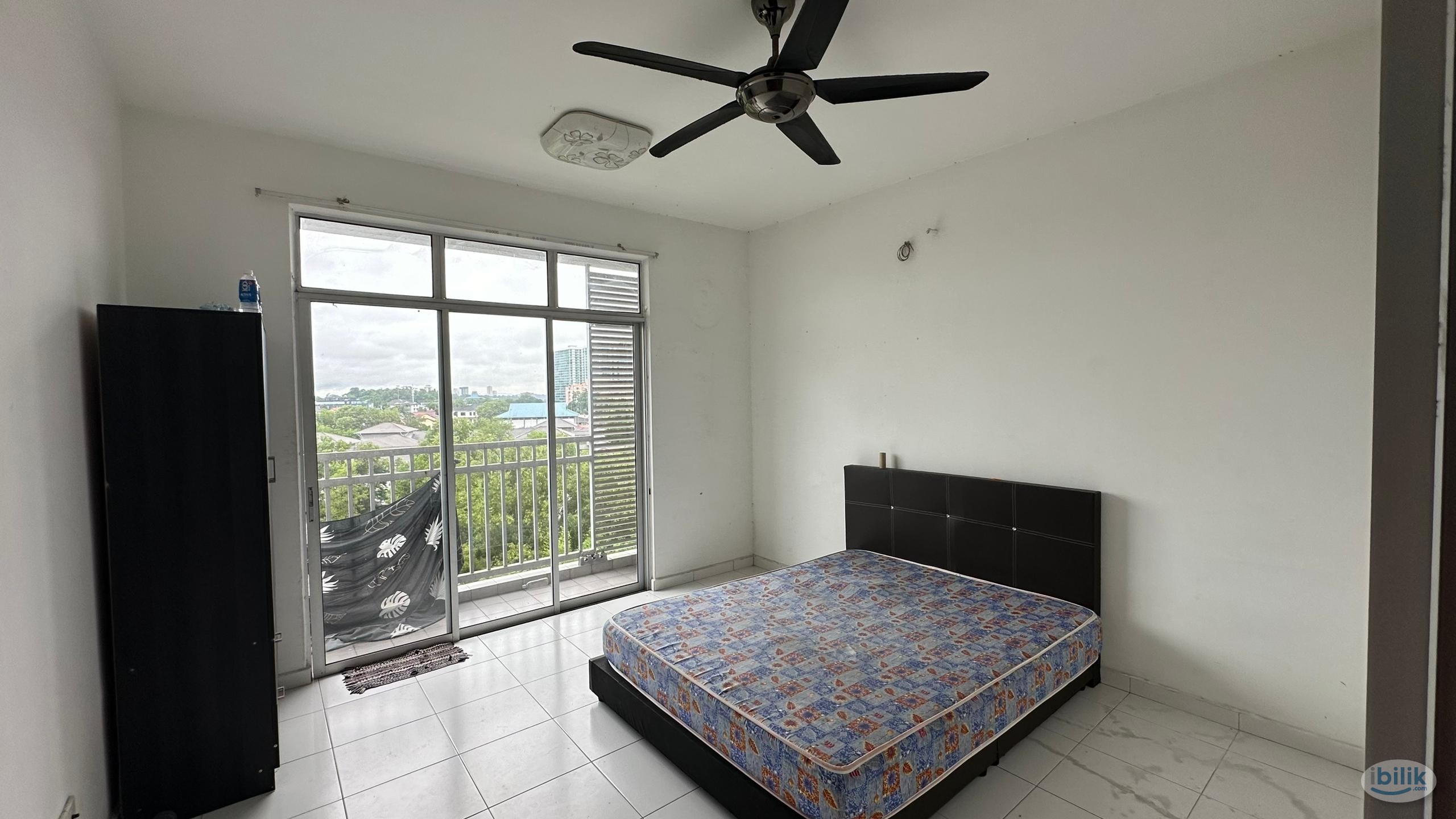 Nice Queen size bed room near ciq Singapore - Image 1