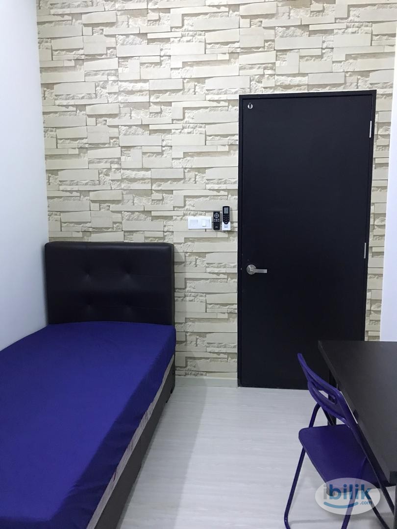 Attached bath Middle Room at The Havre, Bukit Jalil - Image 1