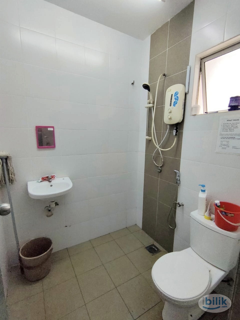 Middle Room Nearby Teluk Panglima Garang, Selangor - Image 3