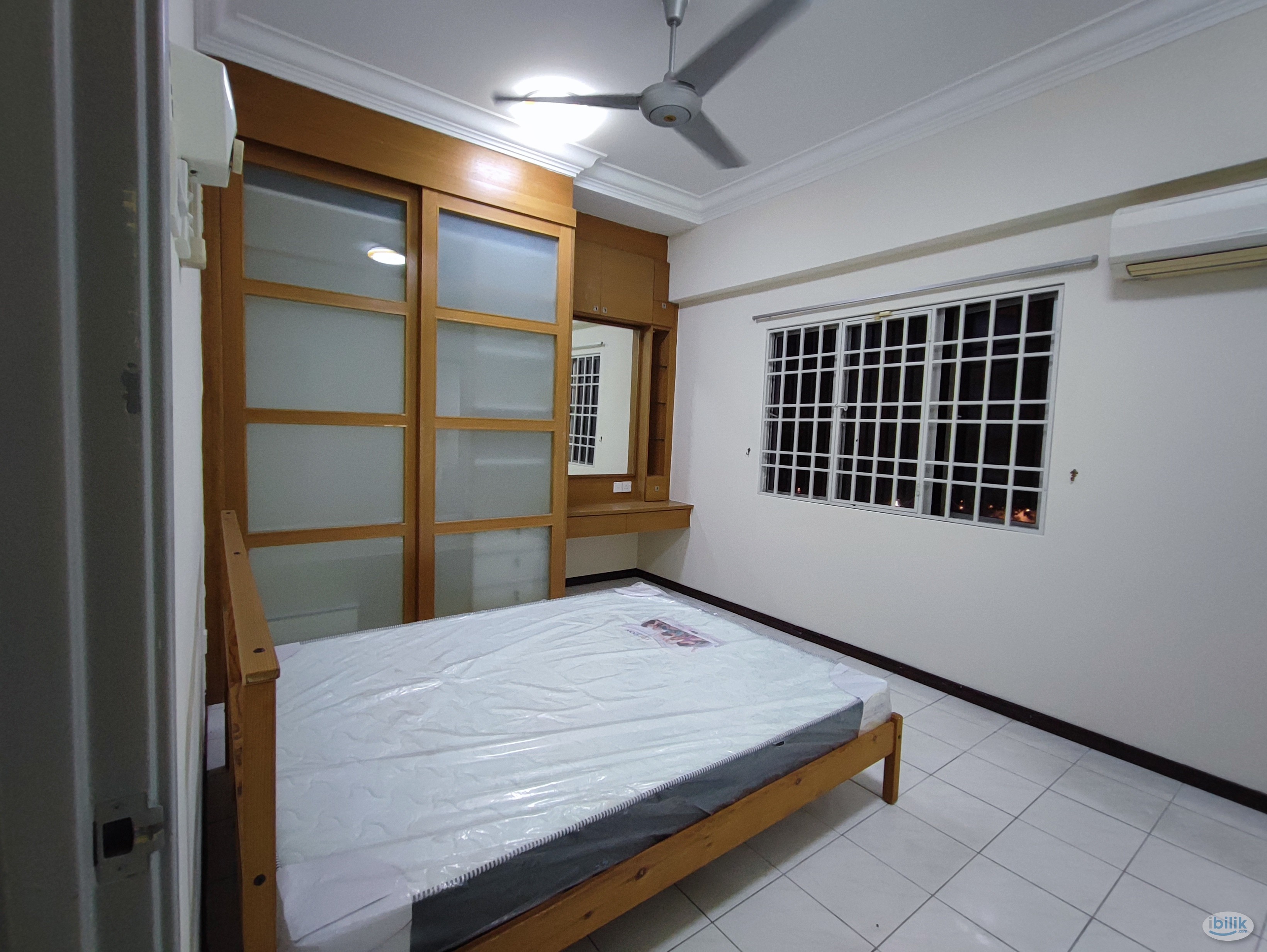 Bukit Jalil lady Master  Room opposite Pavilion Bukit Jalil  - Image 1