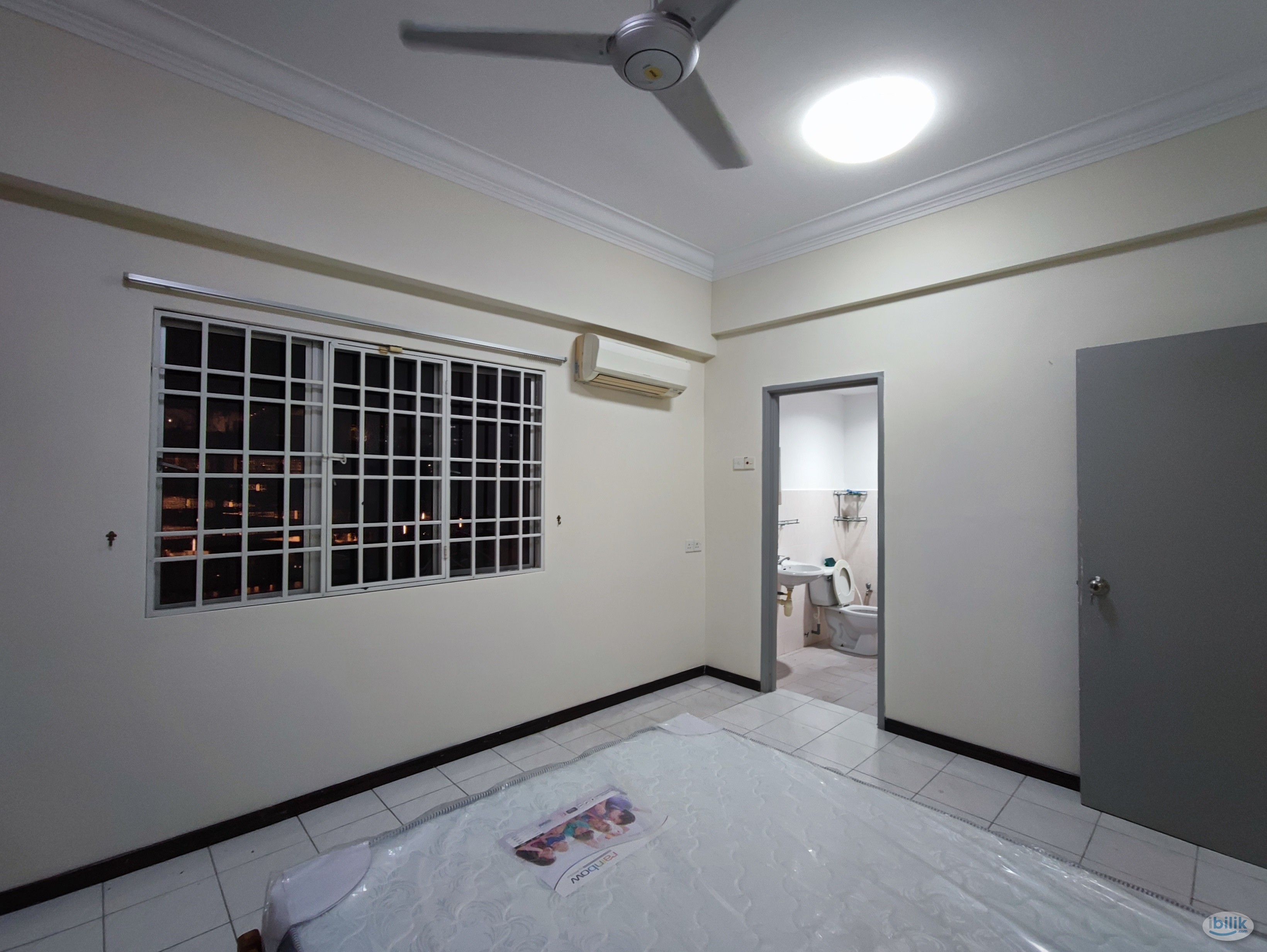 Bukit Jalil lady Master  Room opposite Pavilion Bukit Jalil  - Image 2