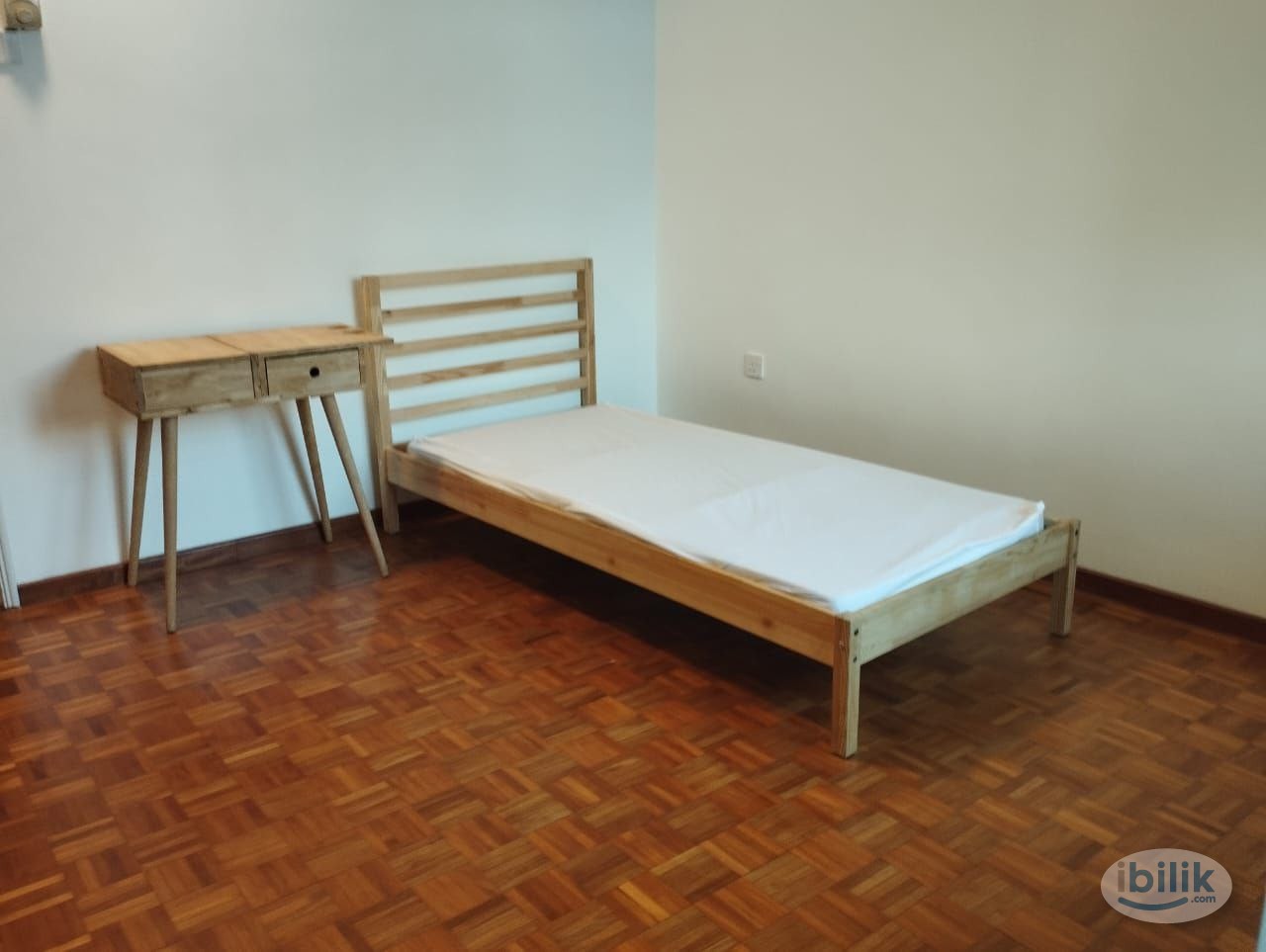 Middle Room at Taman Impian Emas, Skudai - Image 1