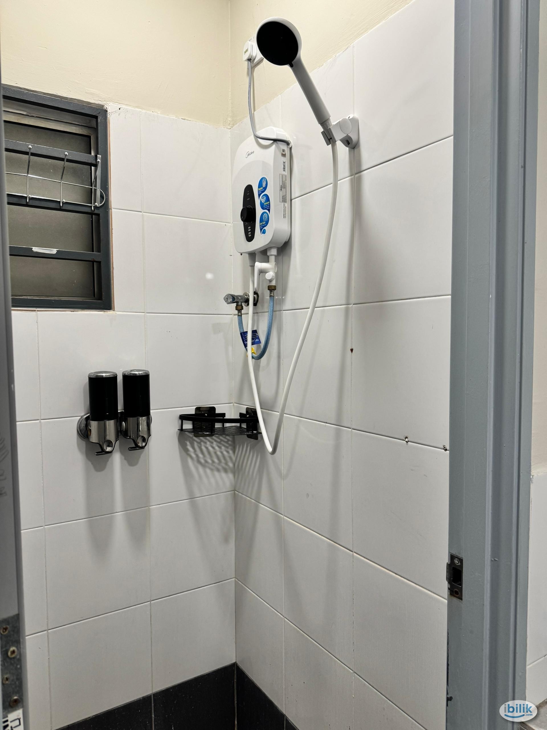🏡 [JL Co-Living]  MIDDLE Rooms Available at USJ 21, UEP Subang Jaya 🌟 🚶‍♀️ 4 MINSWALK to Main Place Mall 🛍️✨ 📲 Book now  - Image 2
